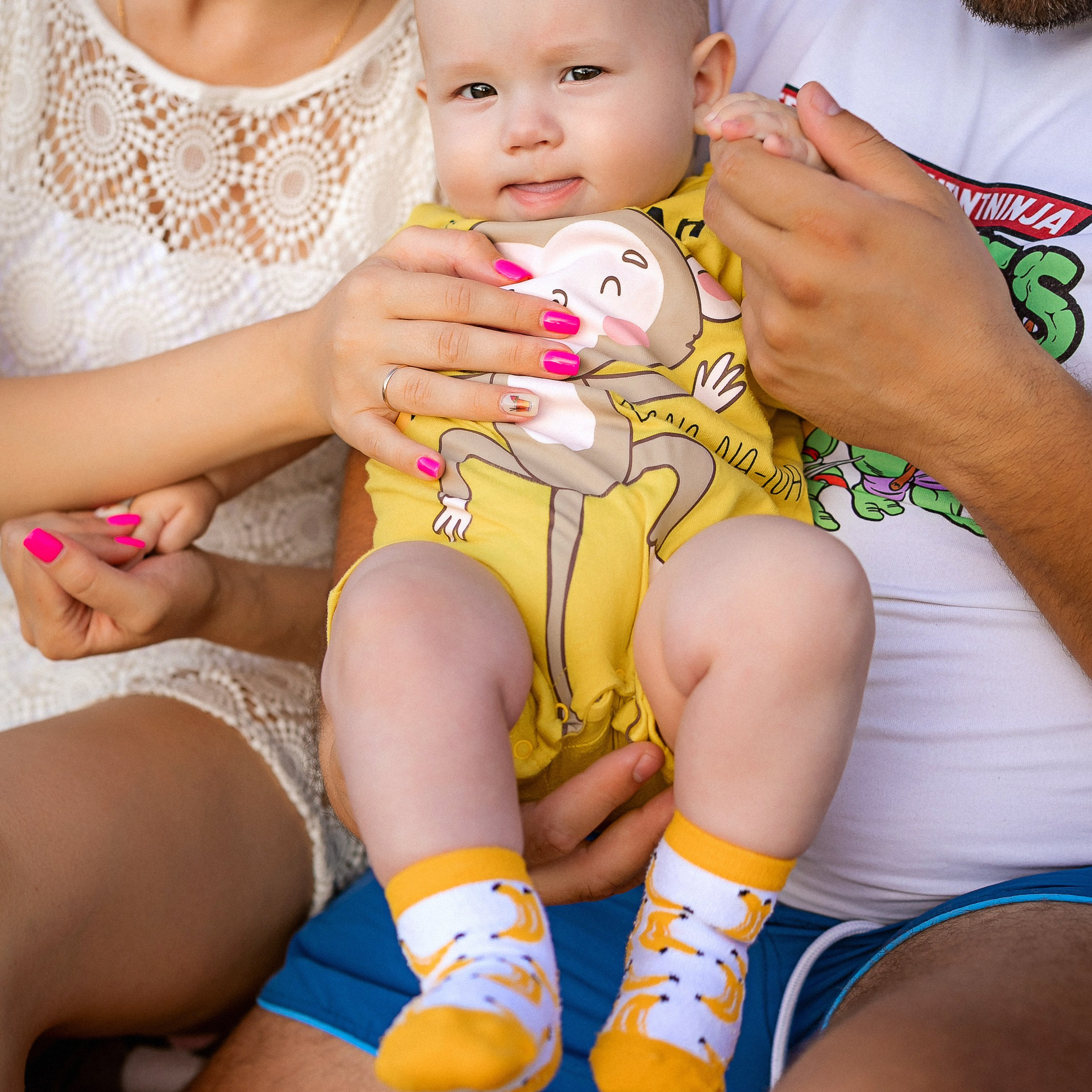 Оксана с семьёй у пруда. Семейный фотограф Пермь Тимофеева Ольга