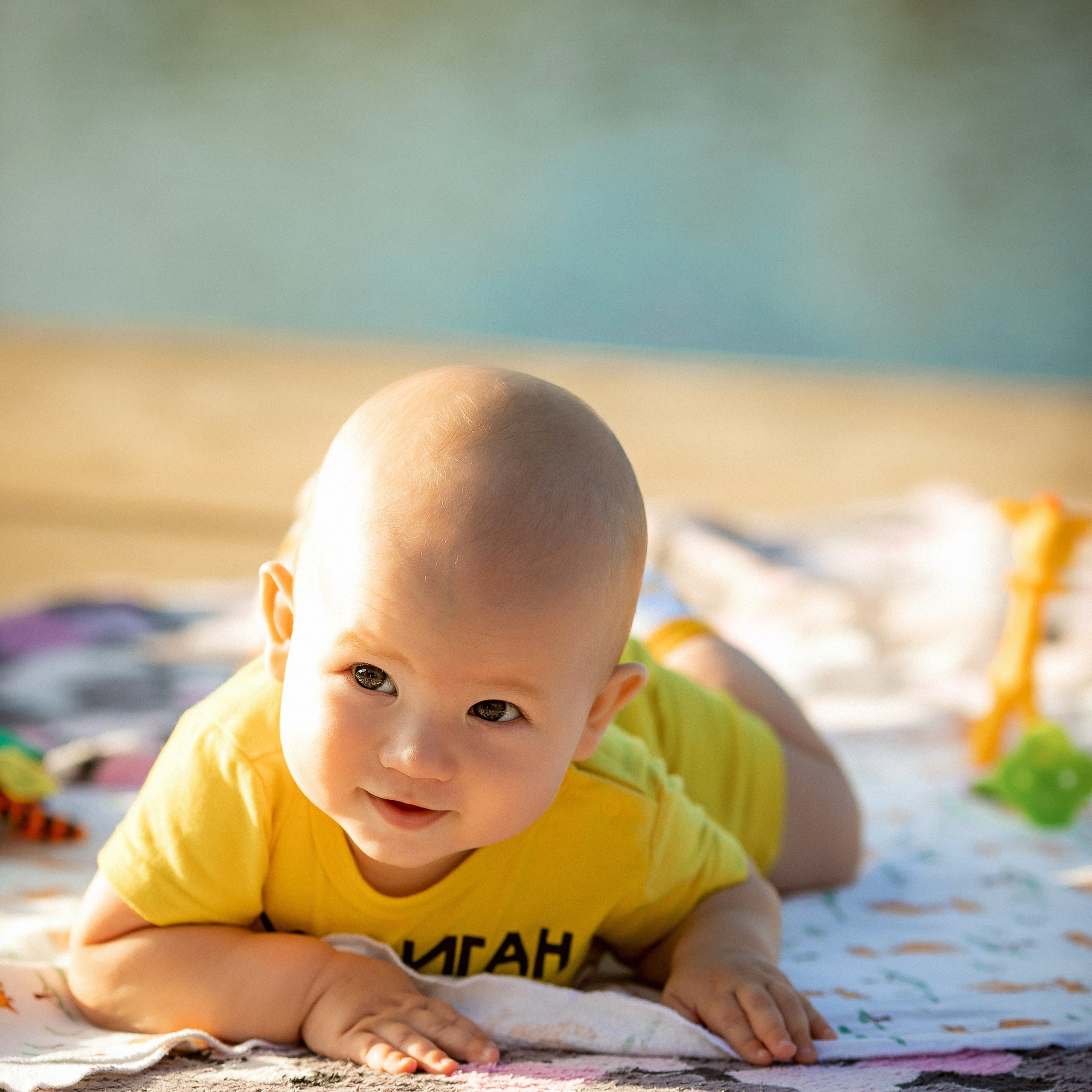 Оксана с семьёй у пруда. Семейный фотограф Пермь Тимофеева Ольга