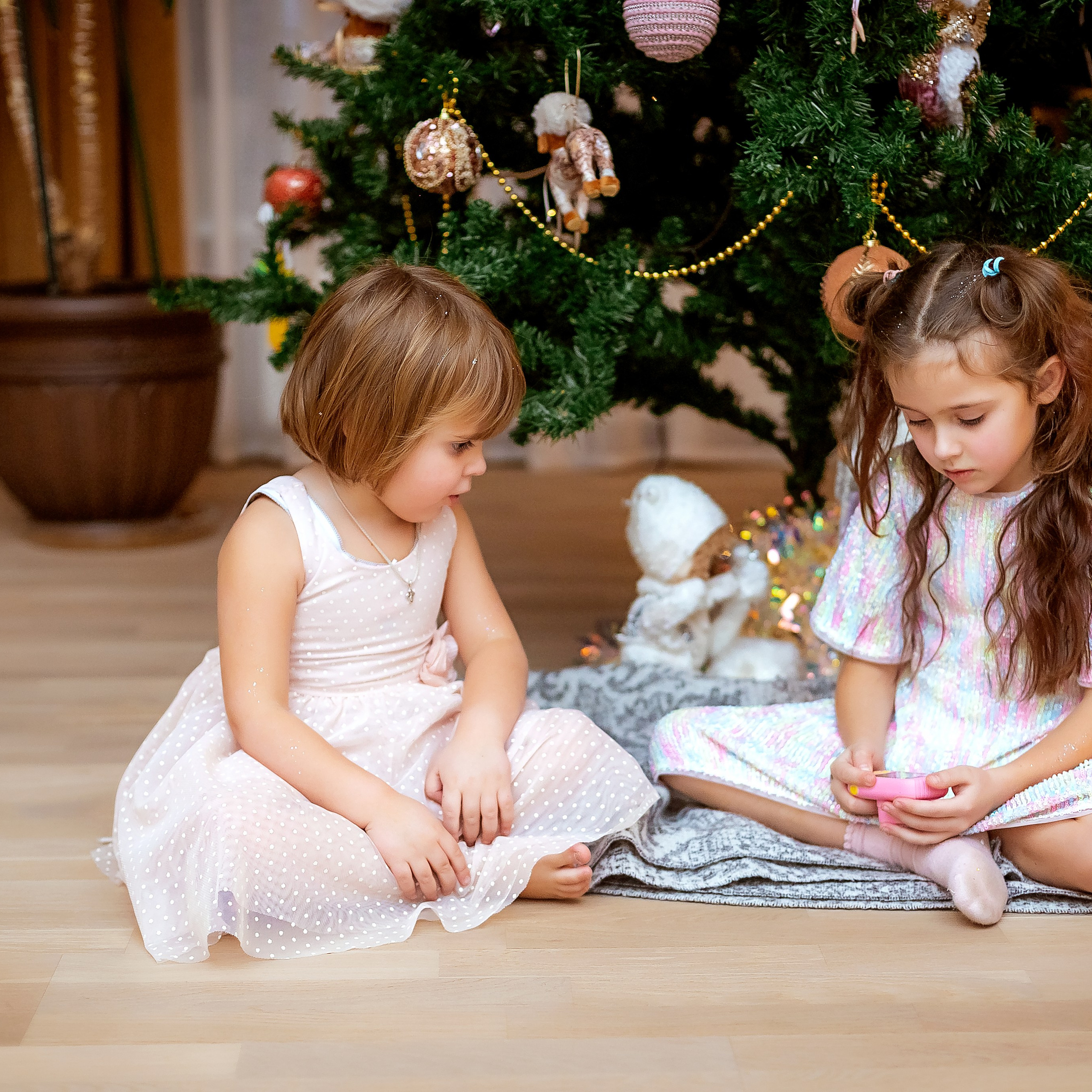 Инна дома со своей семьёй. Семейный фотограф Пермь Тимофеева Ольга