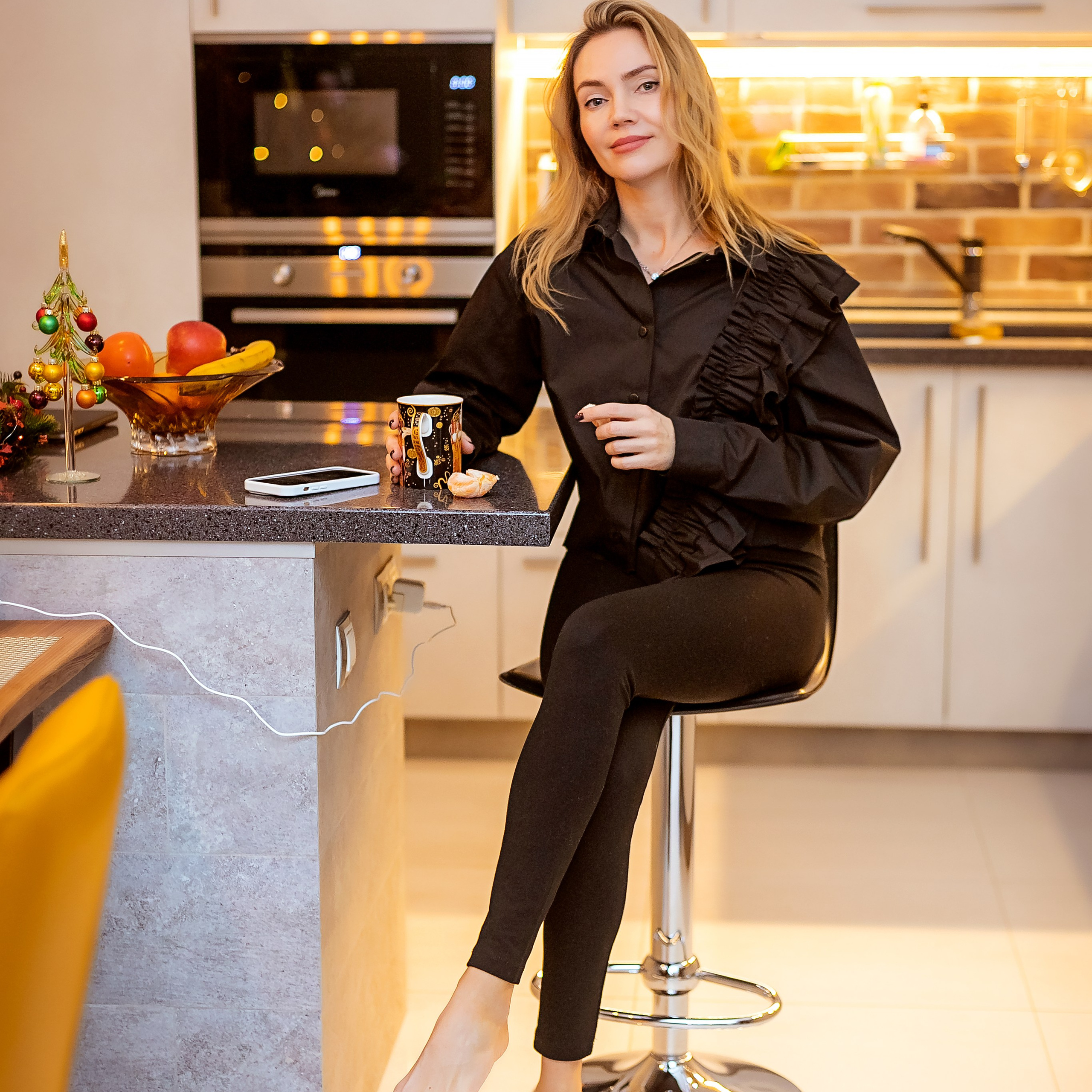 Инна дома со своей семьёй. Семейный фотограф Пермь Тимофеева Ольга