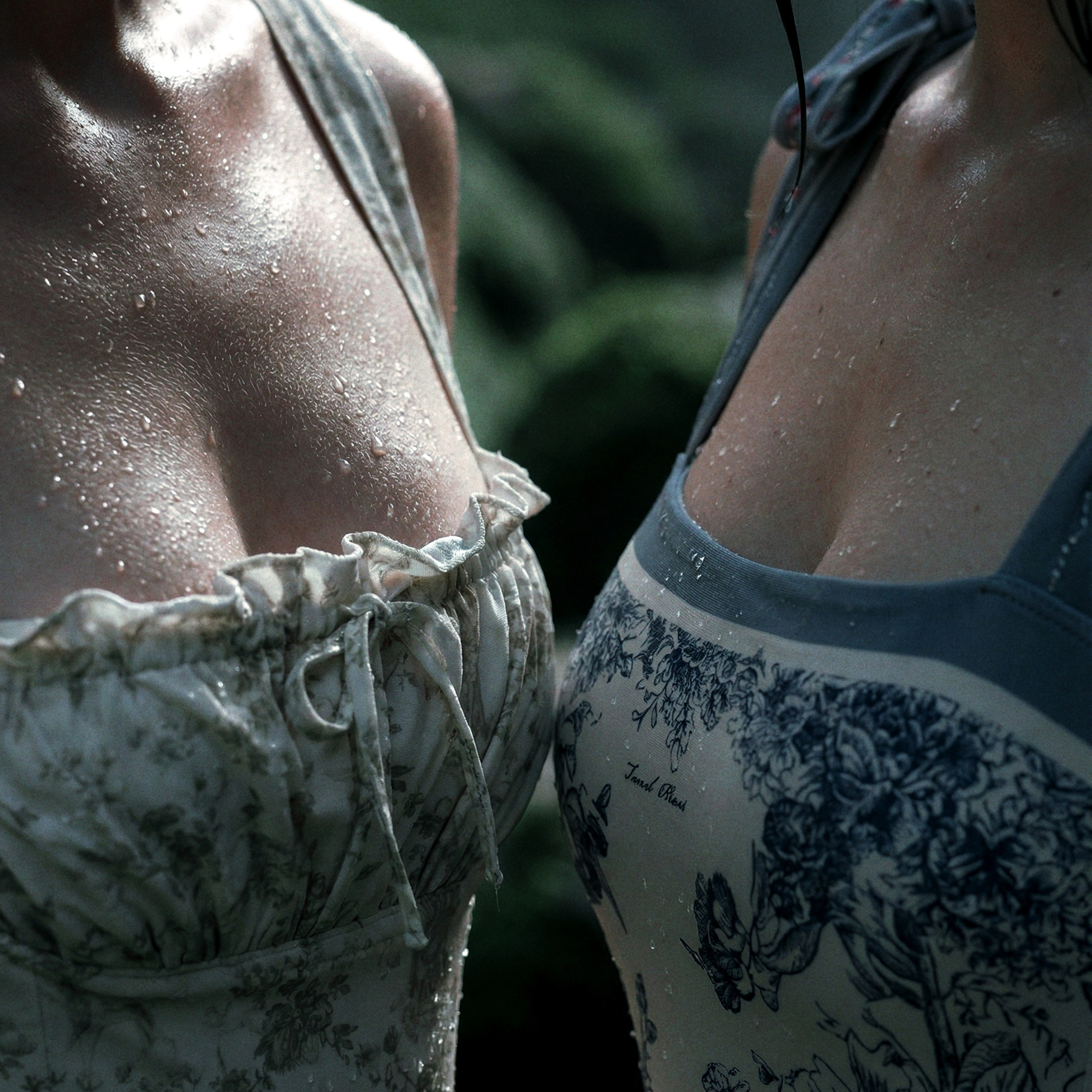 Нижнее бельё / купальники