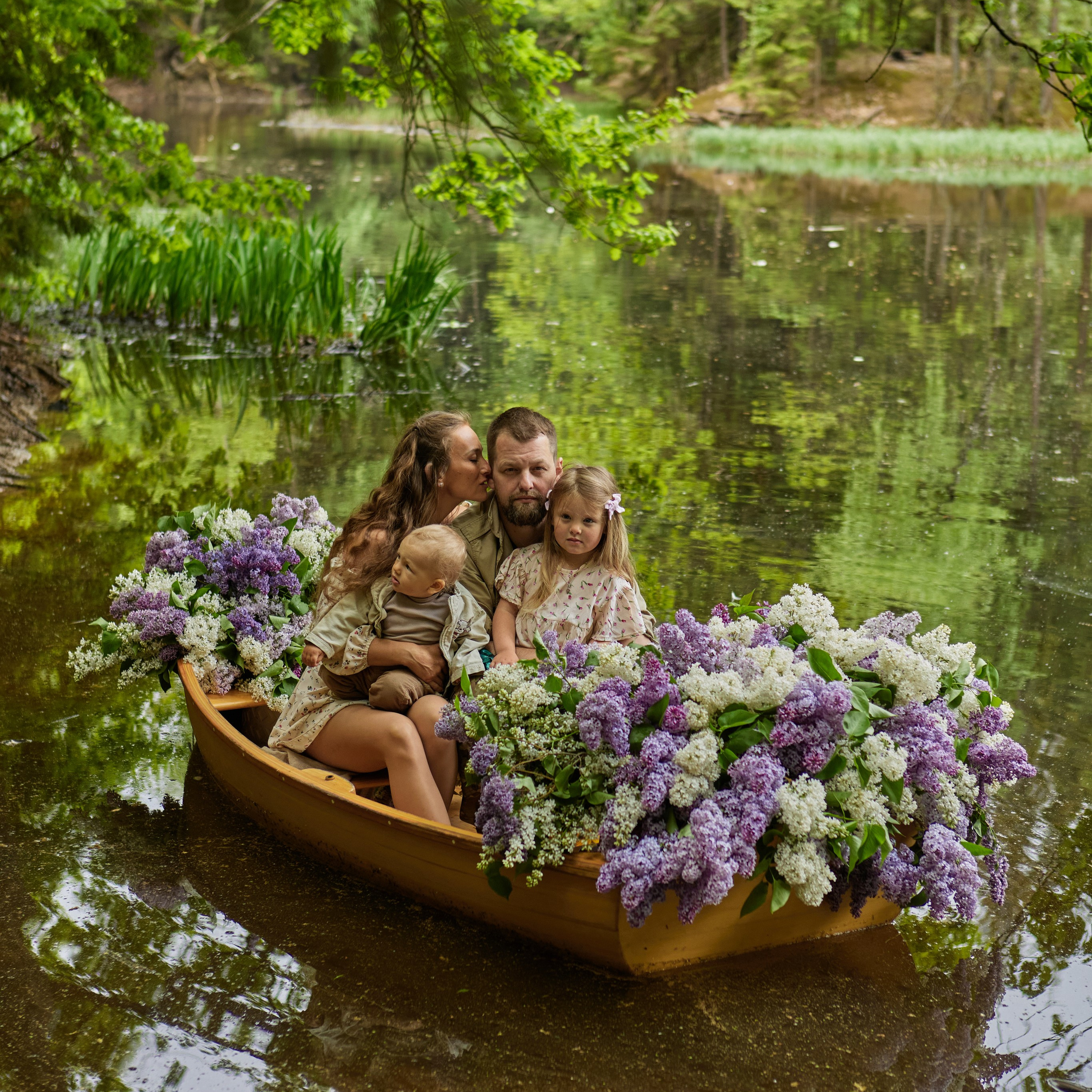 Сиреневая лодка