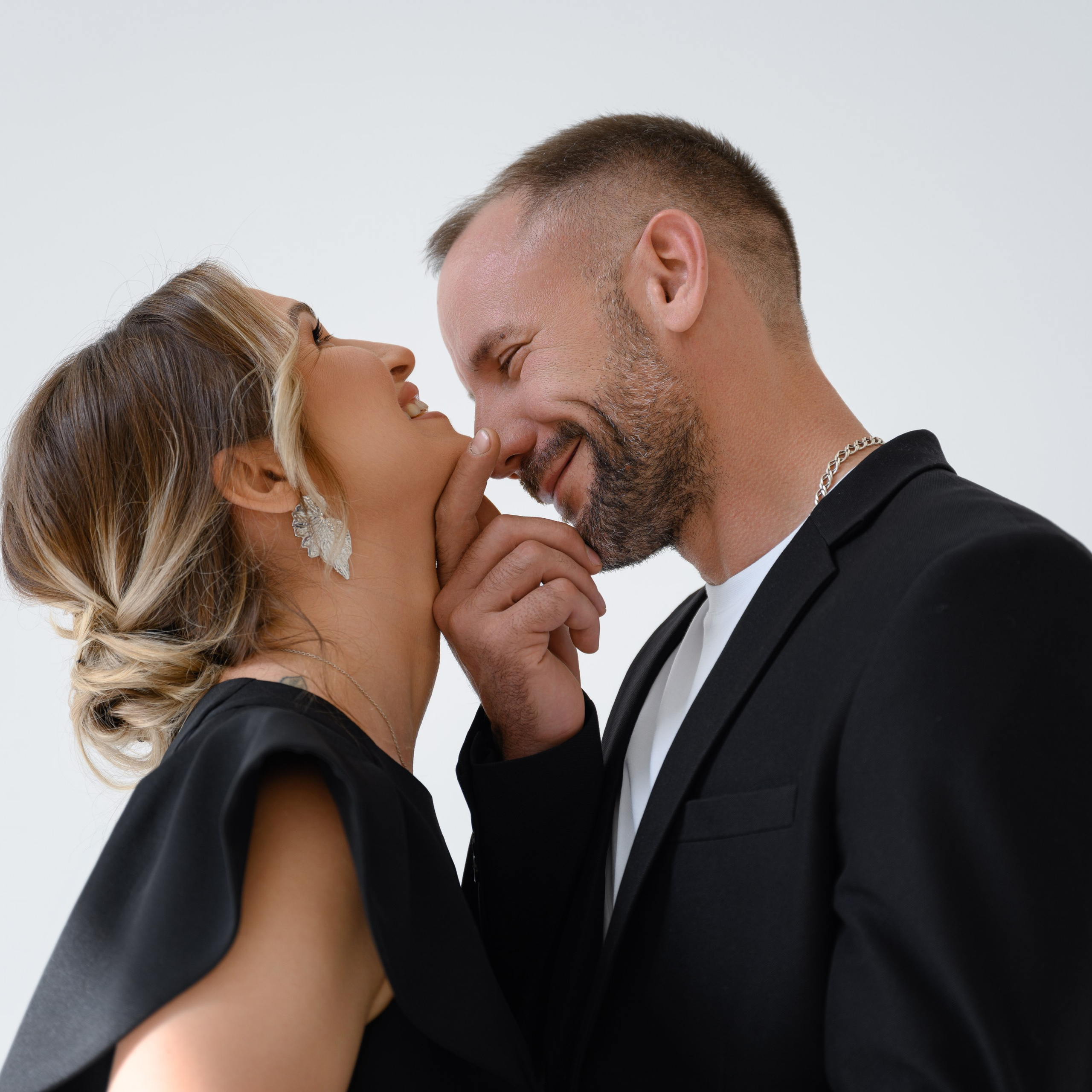 Полина и семья. Студия Base