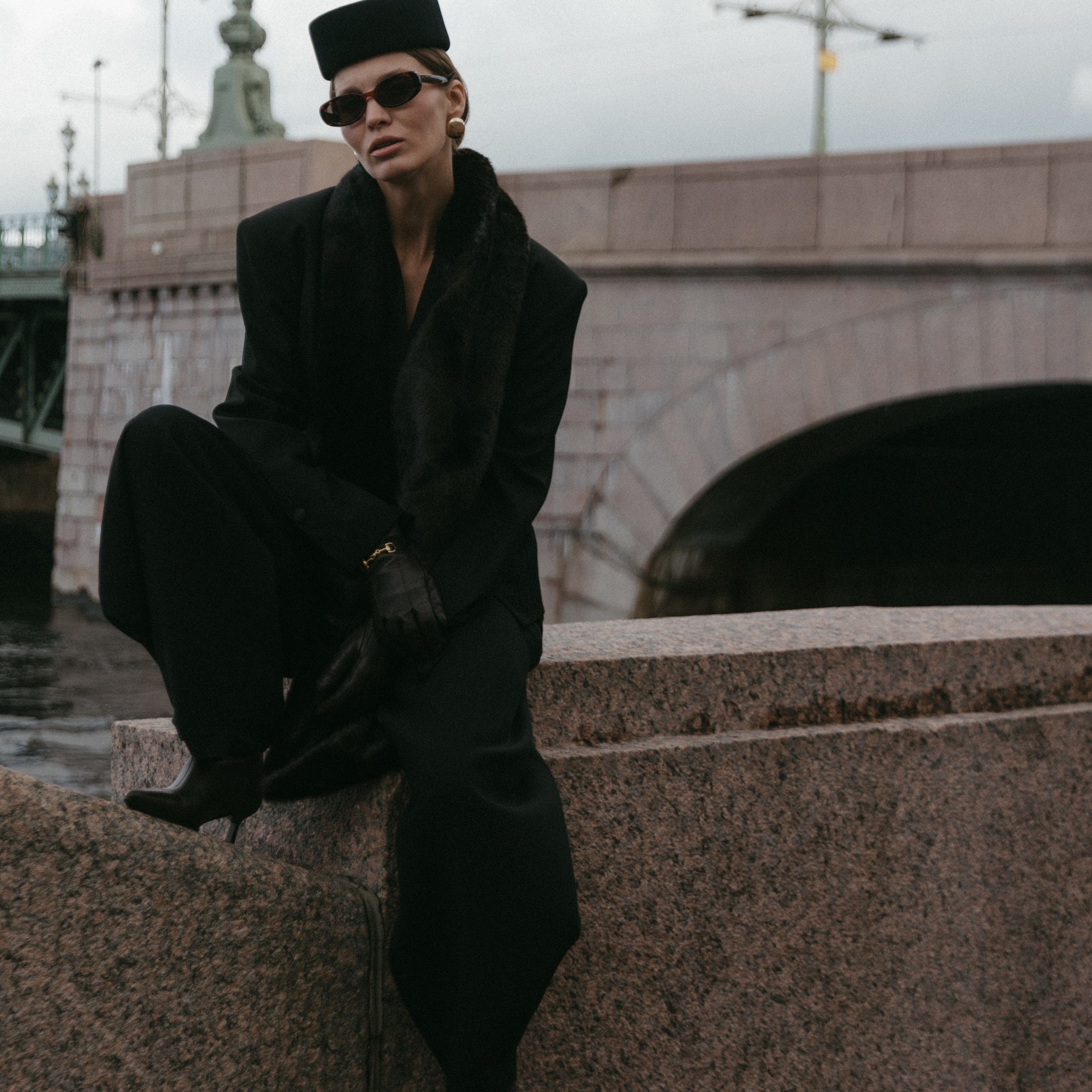 ЖЕНСКИЙ ПОРТРЕТ