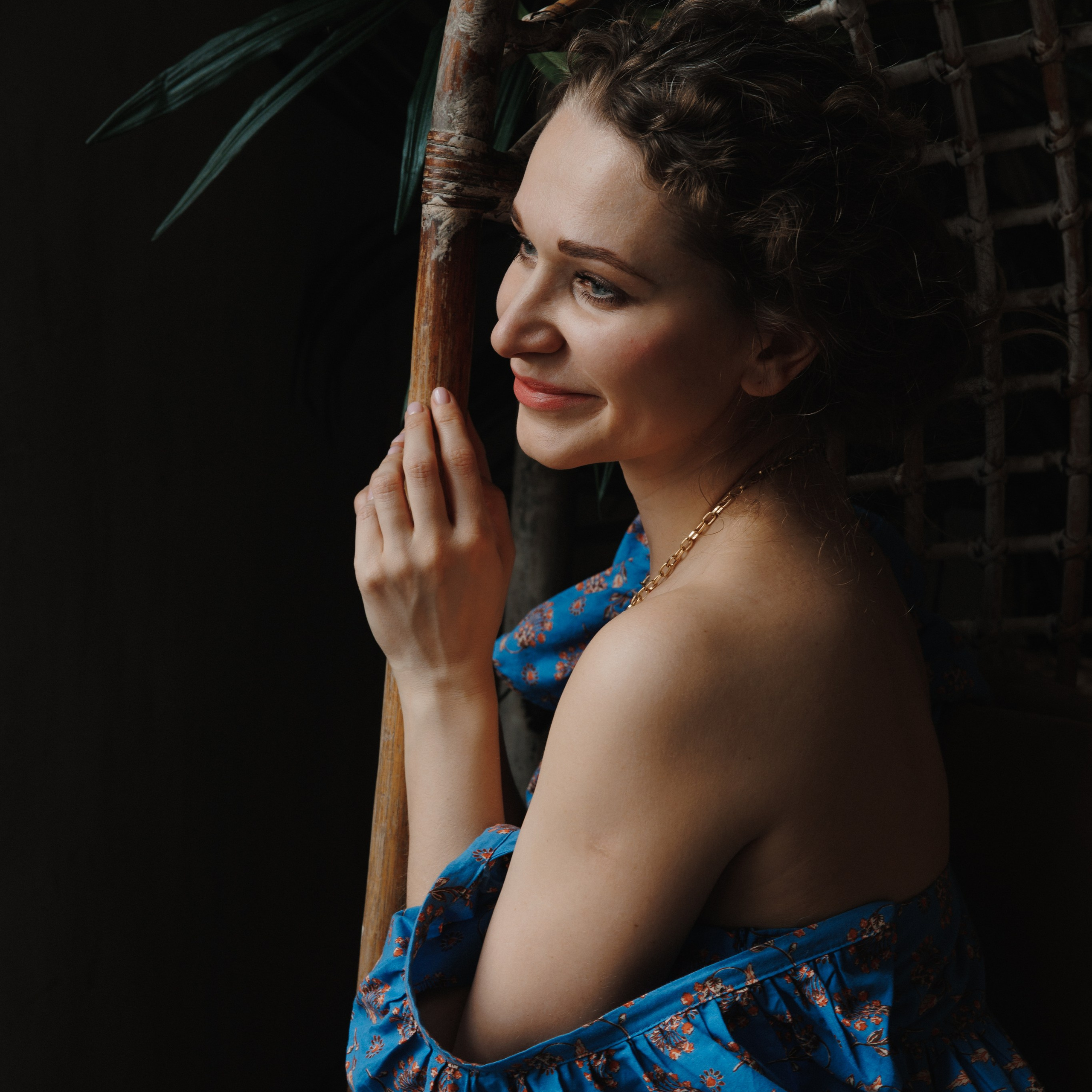 Портретный фотограф для контент съёмки в Новой Москве. Фотограф Москва. Портретный фотограф Александра Харитонова Москва Новая Москва Троицк