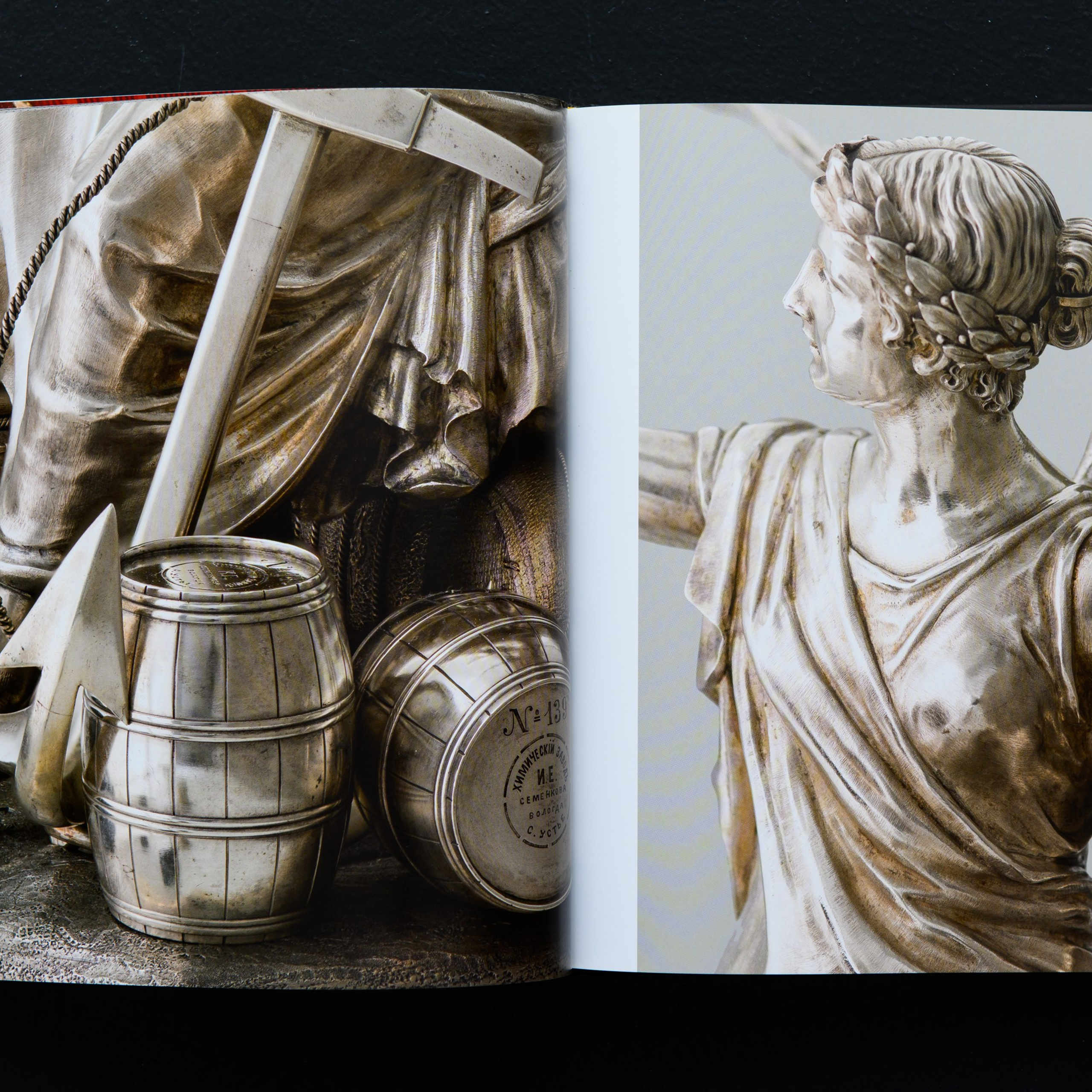 Фотосъёмка предметов декоративно-прикладного искусства из драгоценных металлов  коллекции Исторического Музея в Москве. Предметный Интерьерный фотограф в Москве Сапожников Георгий