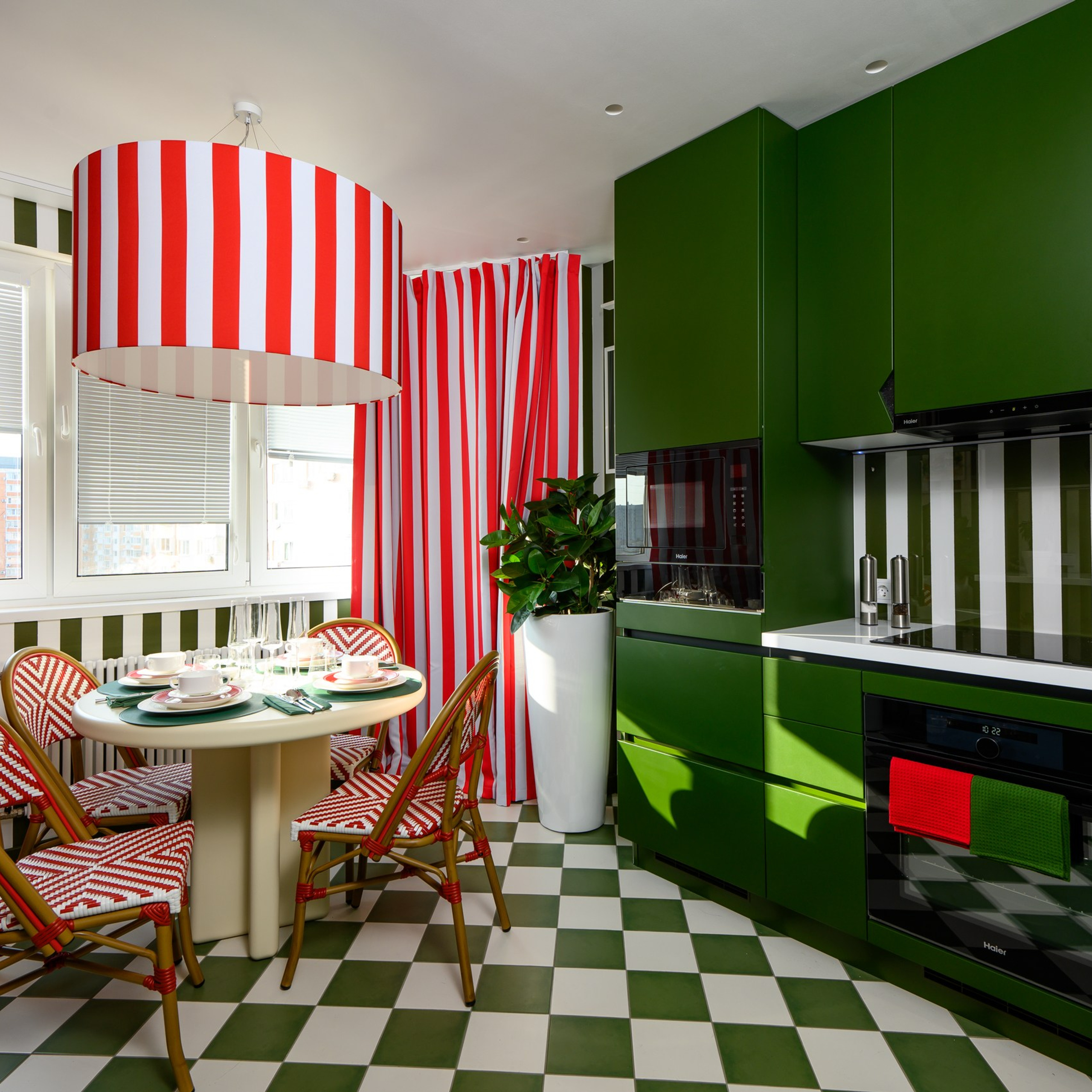 Действительно дизайнеру удалось поймать нашу болгарскую волну.