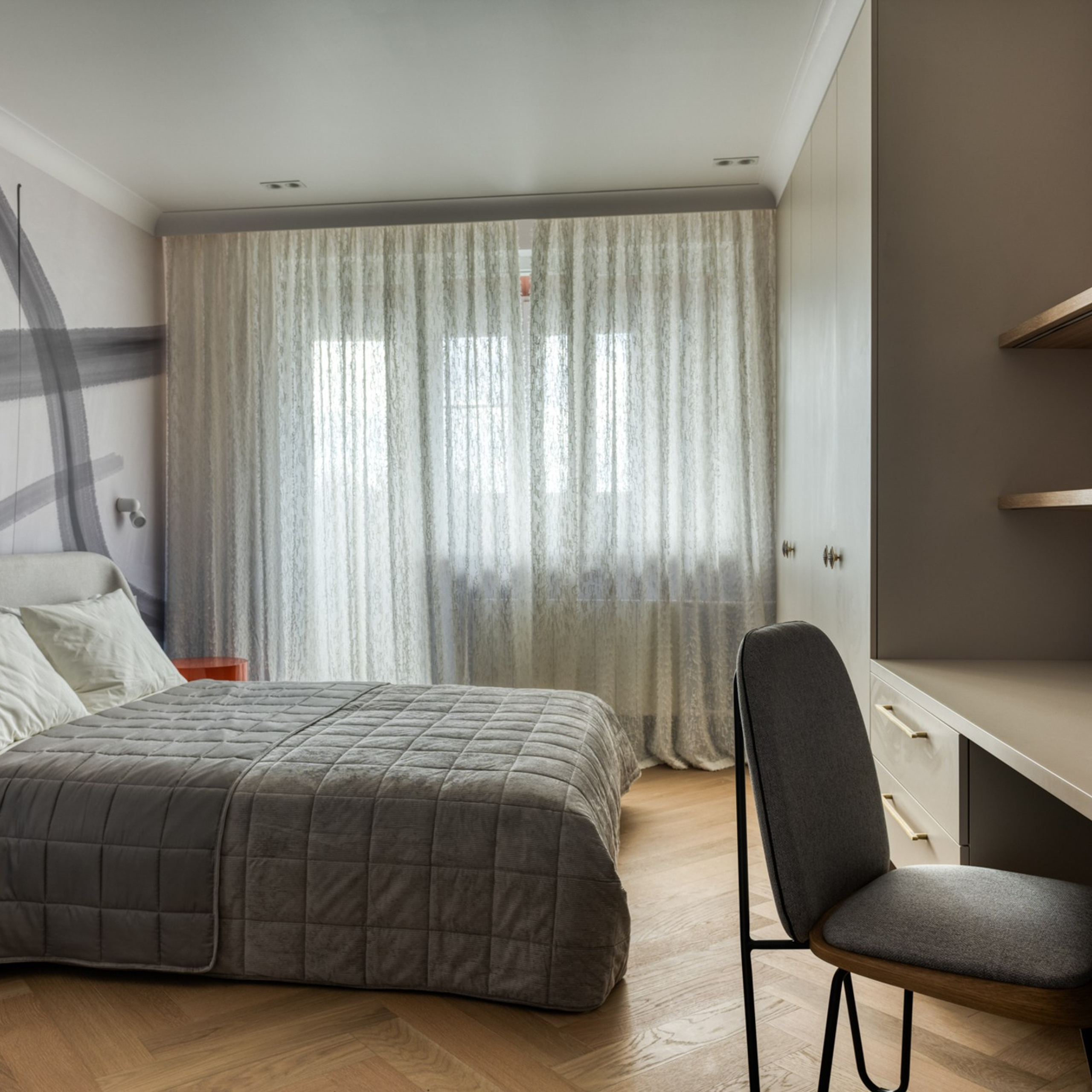 Здесь есть три основных сценария – сон, работа, отдых – о которых мы размышляли с самого начала.