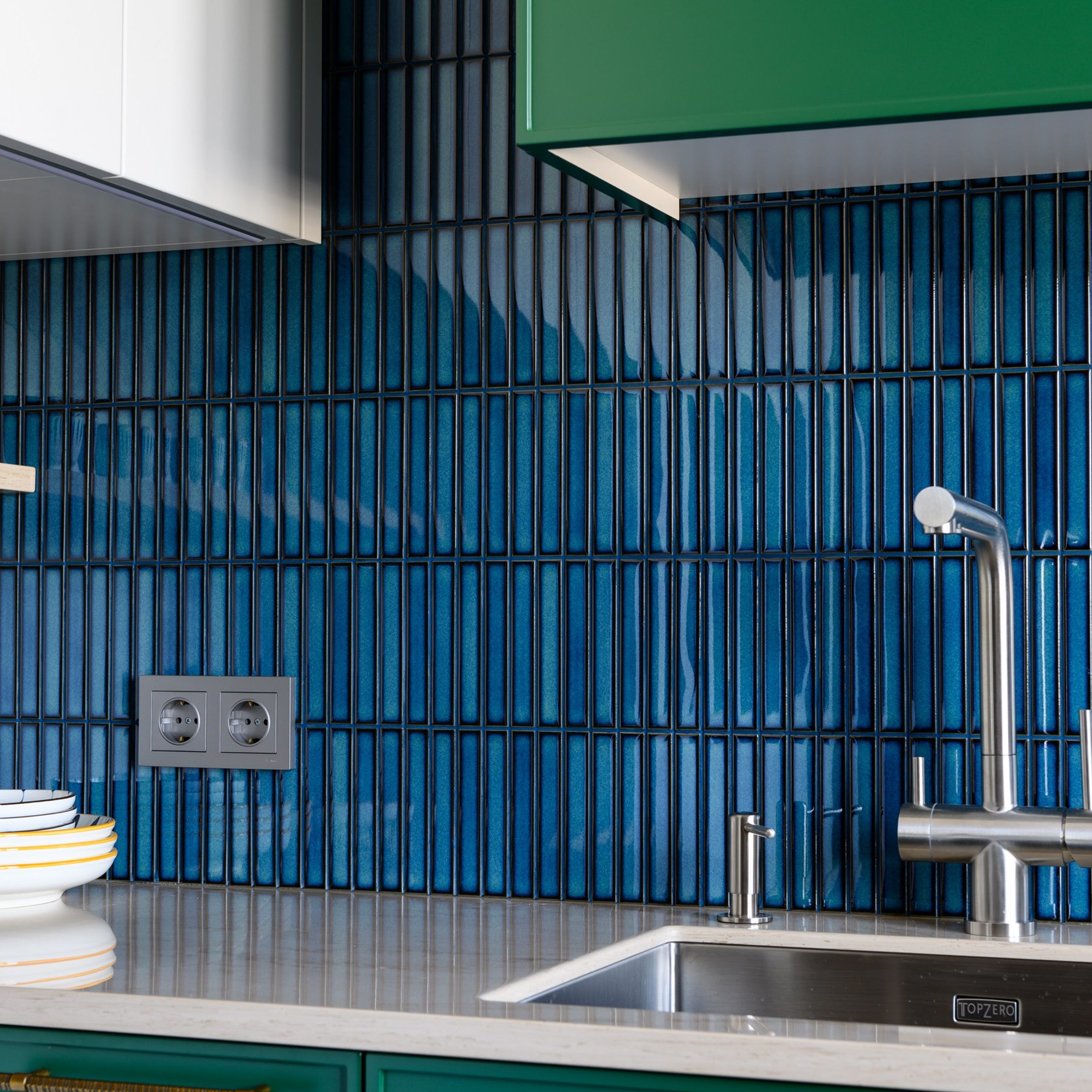  Керамическая мозаика из коллекции Rustic – она украсила фартук в рабочей зоне