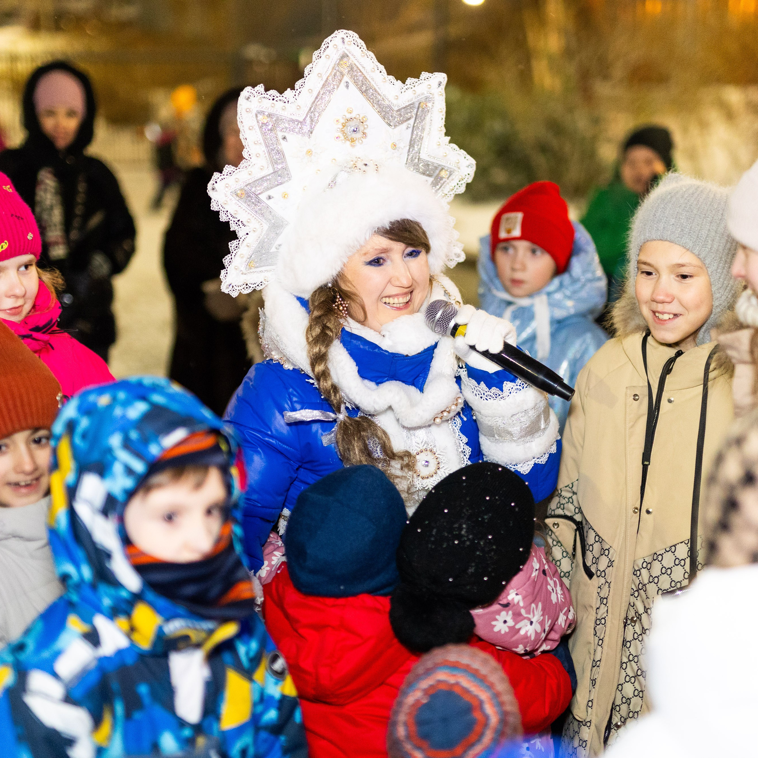 Елка у&nbsp;«Брусники» на&nbsp;Щербакова