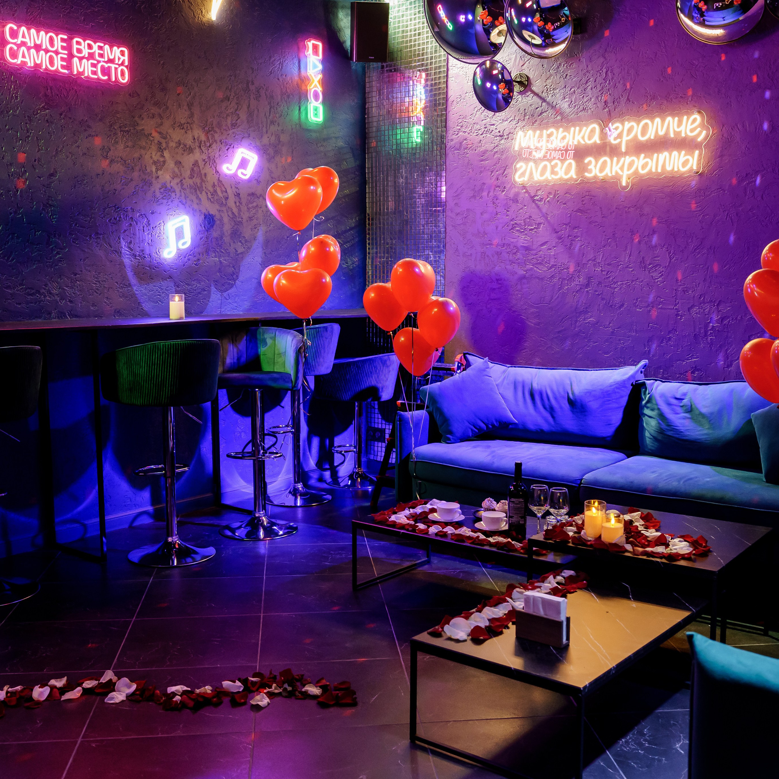 Интерьеры, стенды