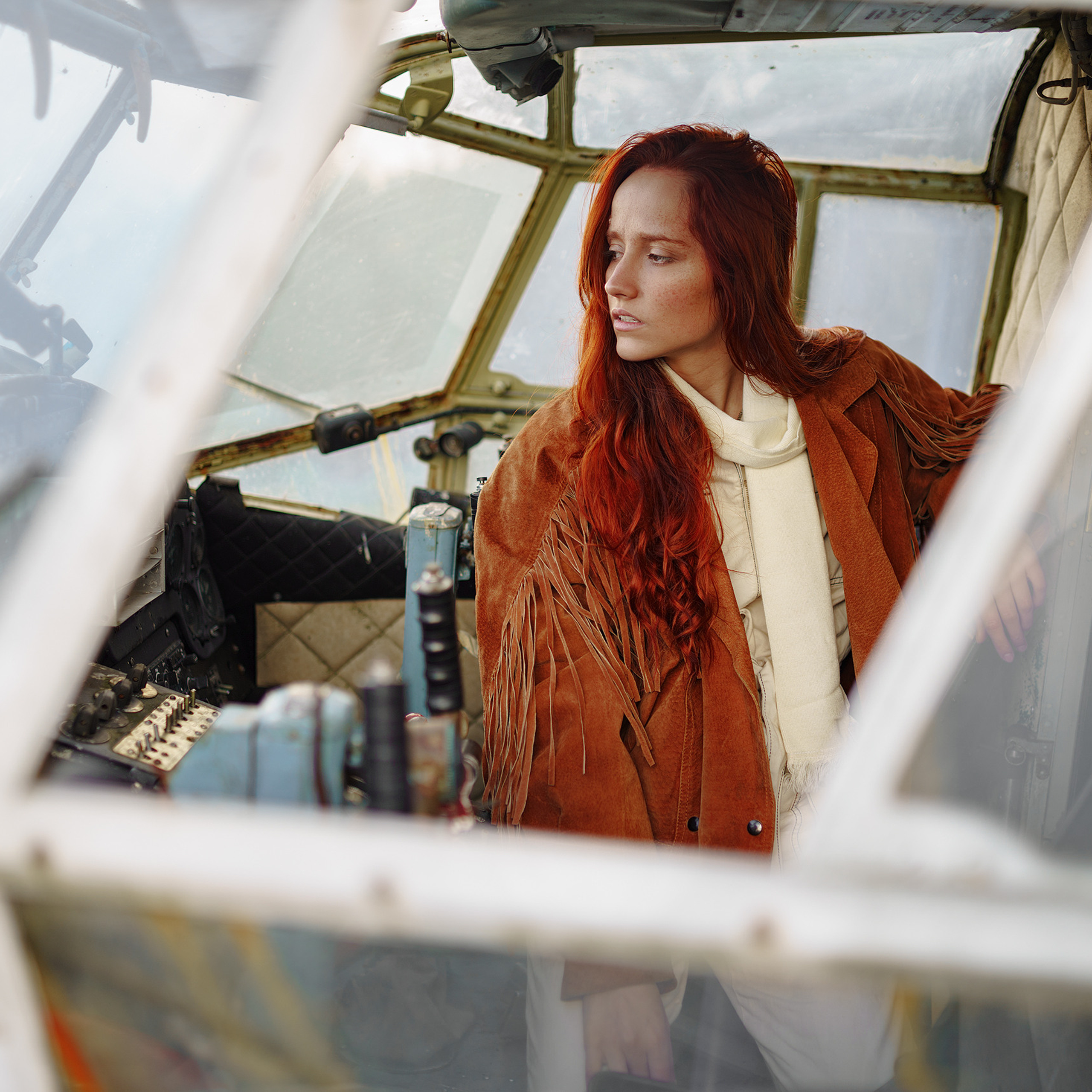 Небо, самолет, девушка