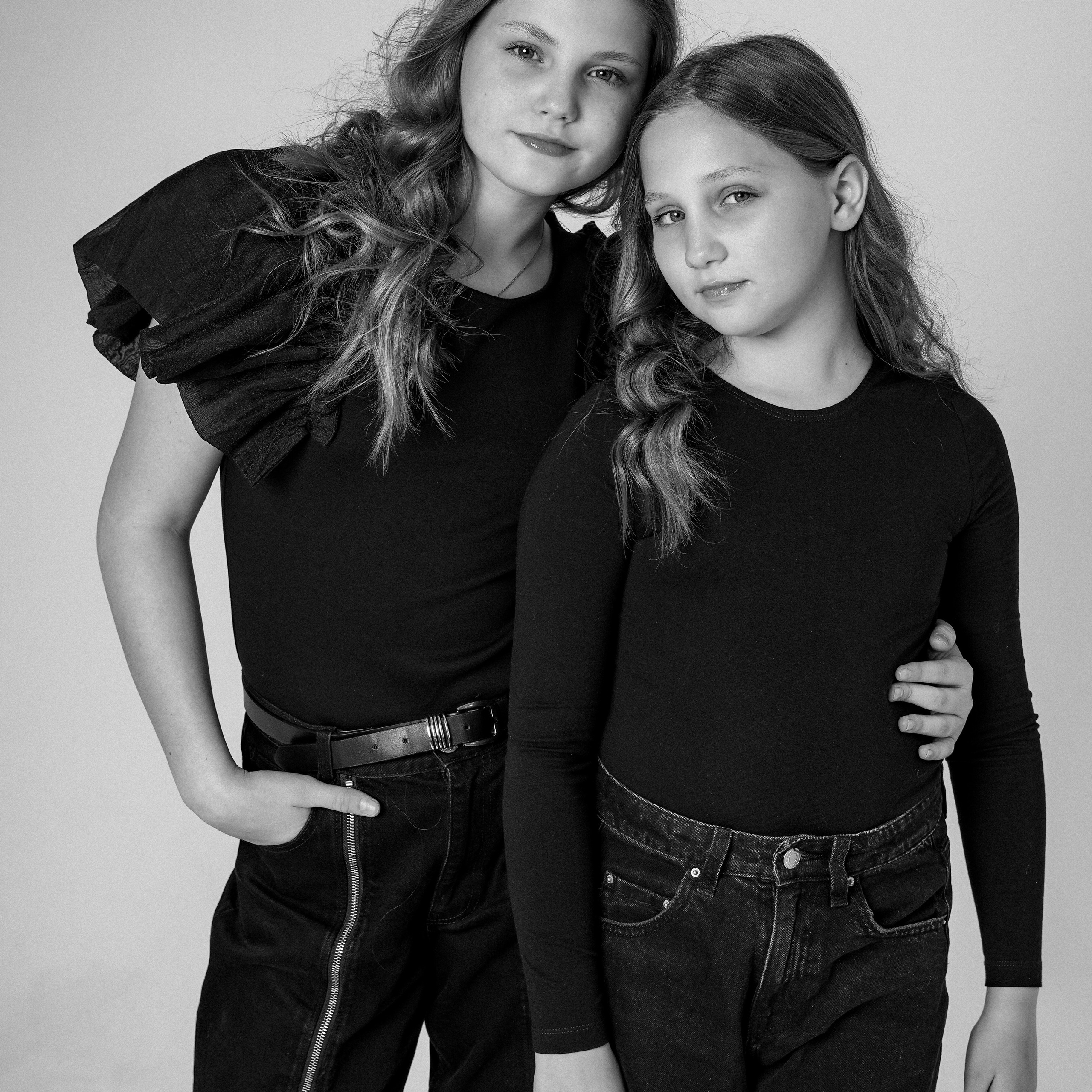 Сестры. Соня & Кира