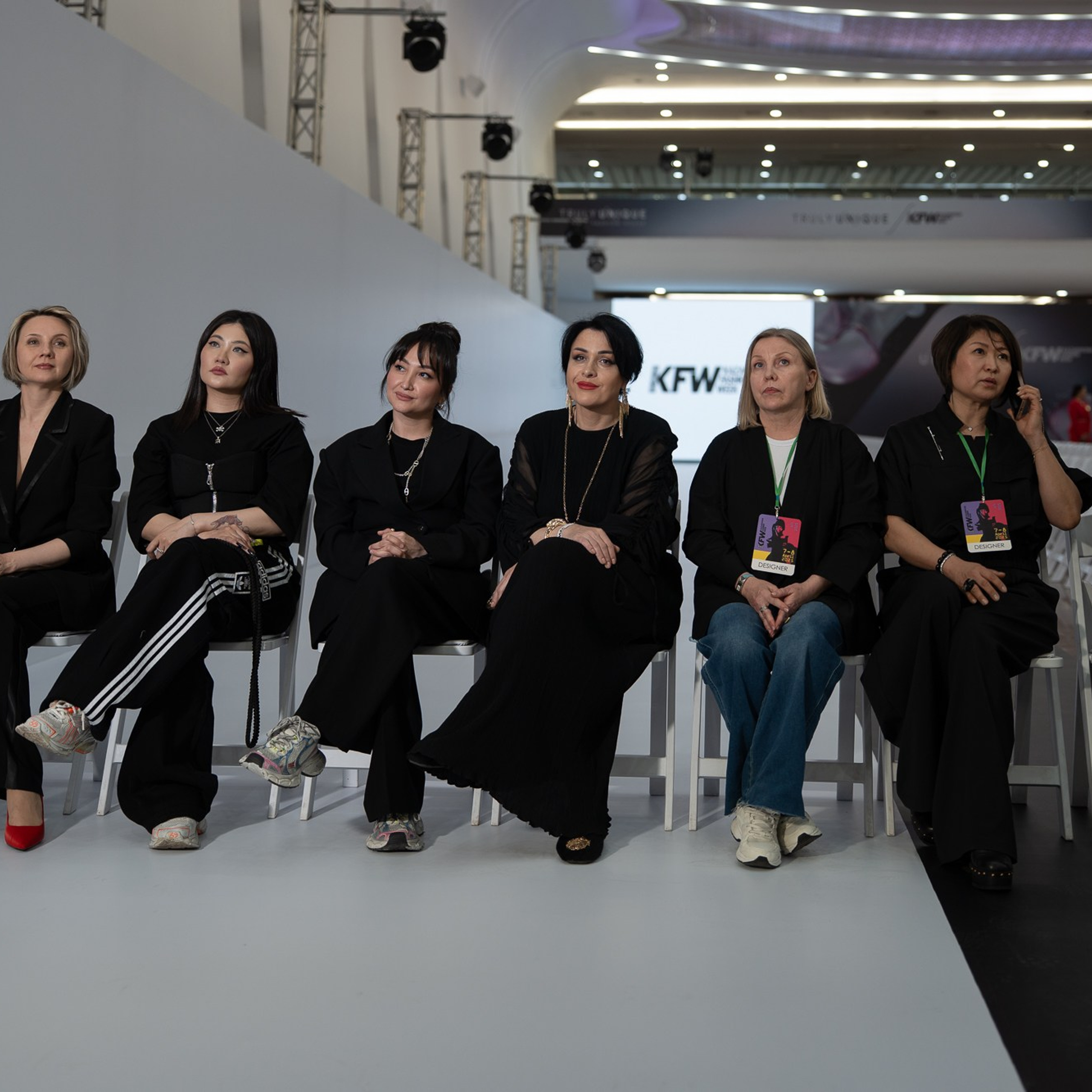 Гости и бэкстейдж