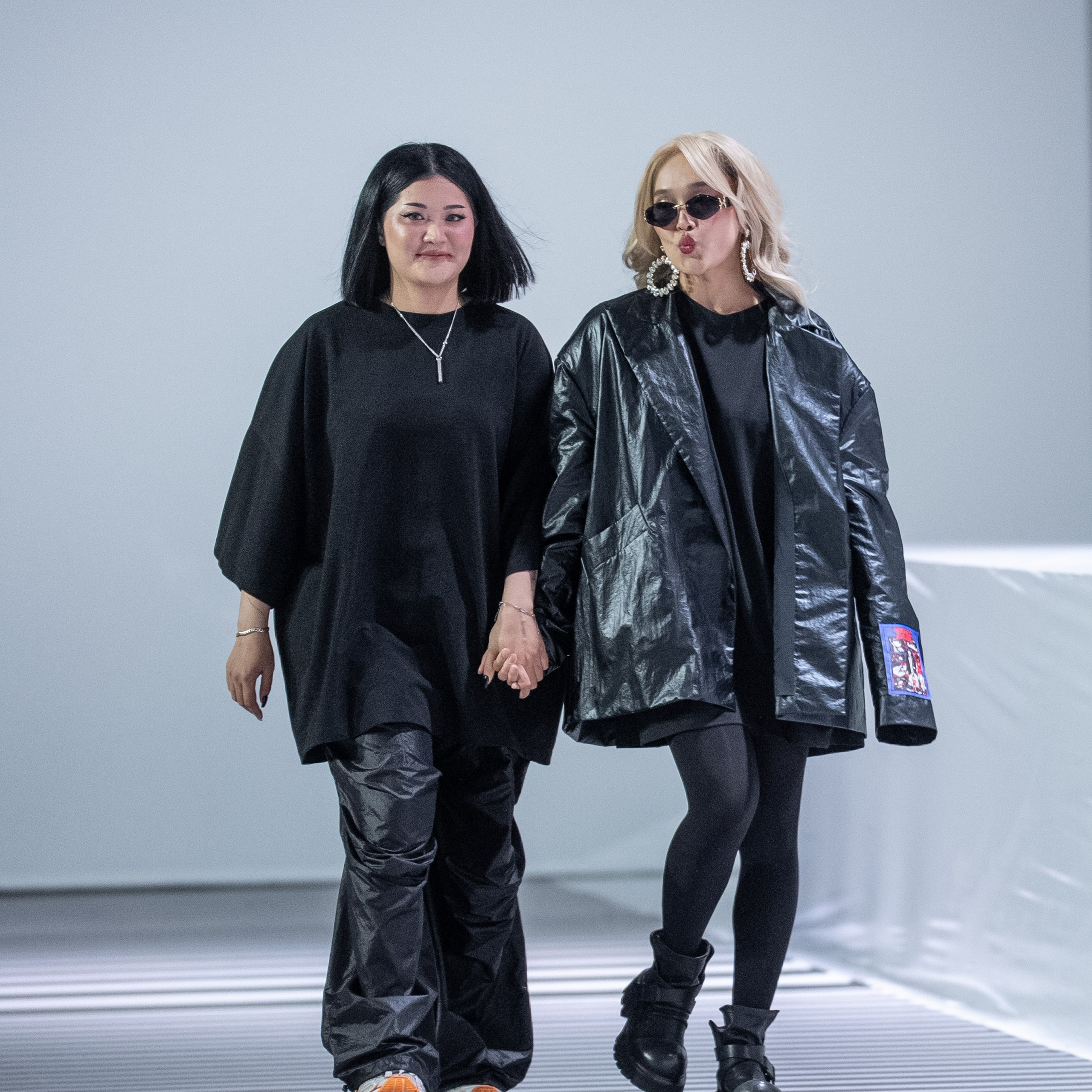 YANG LAIN (Адиля Ботабаева)