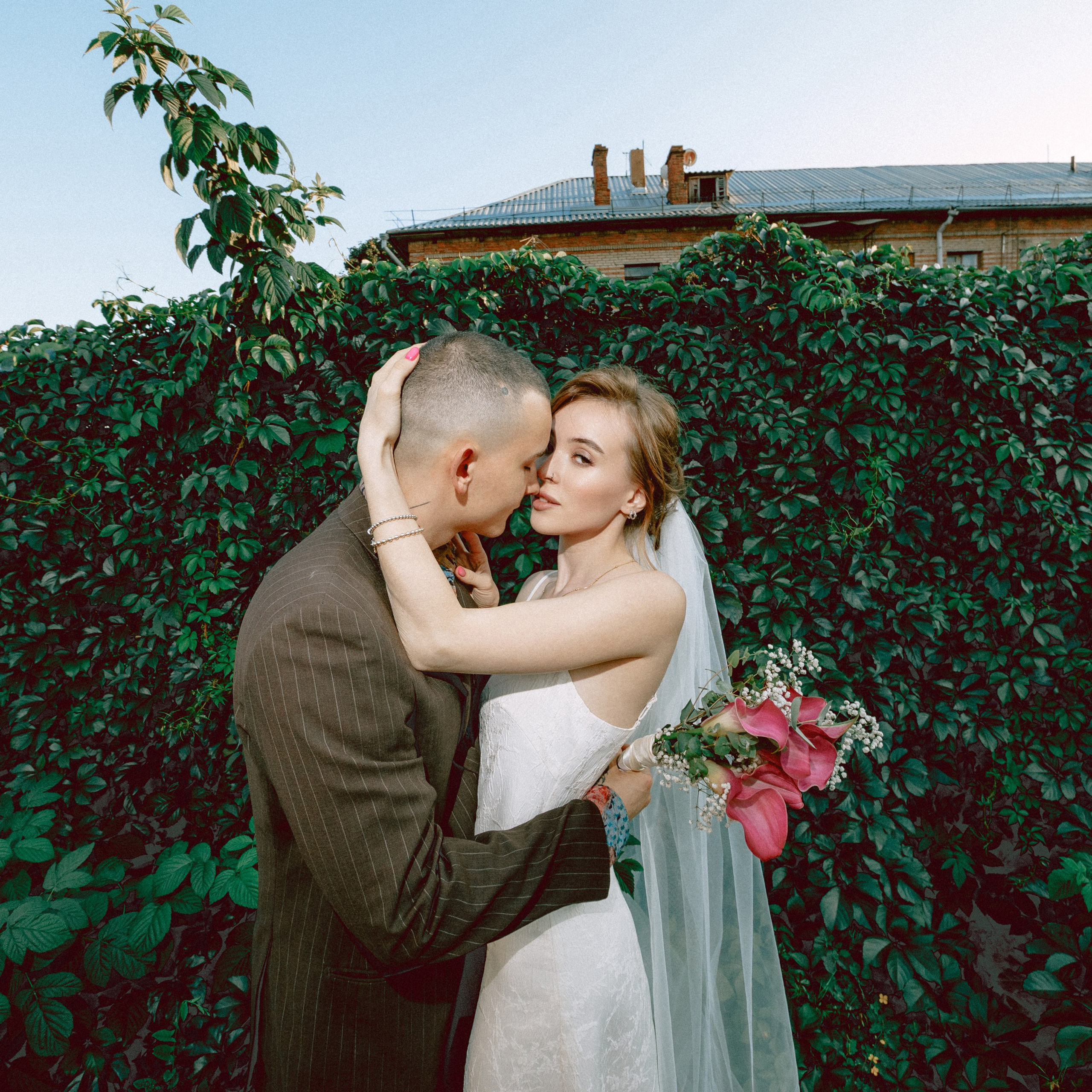 SCARO & YANAANII. EFIMOV IN SPACE — свадебный фотограф