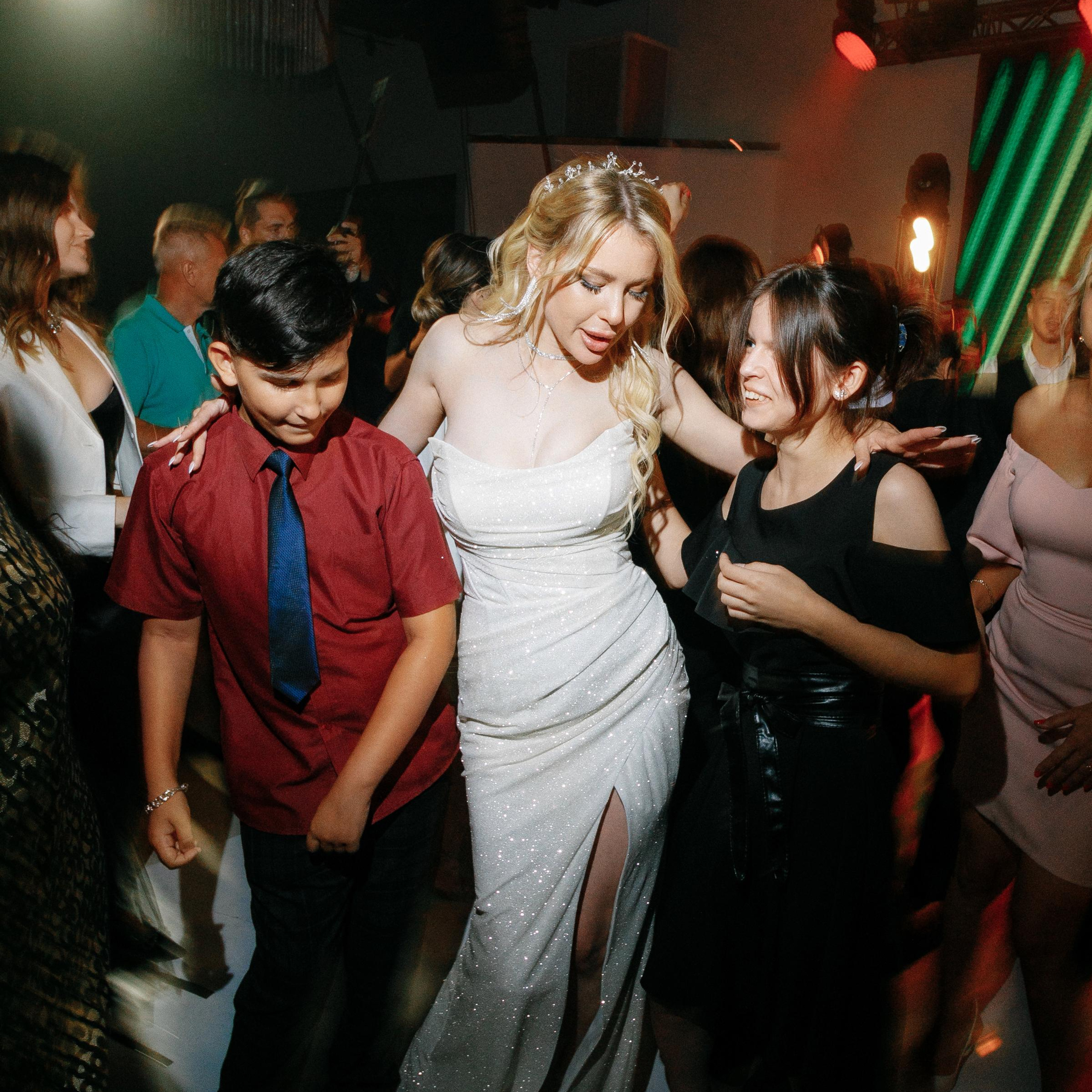 JANI CRYSTAL. EFIMOV IN SPACE — свадебный фотограф