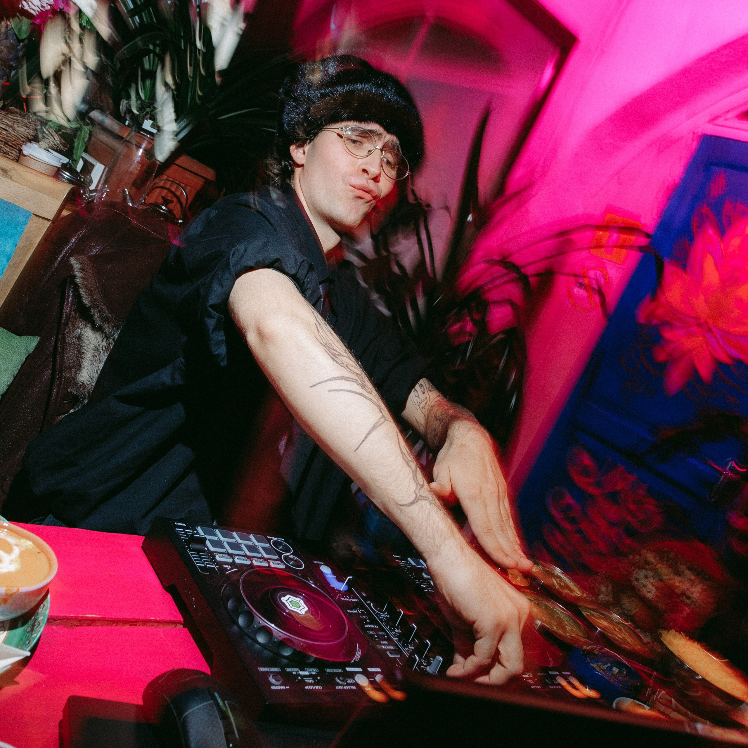 АВАНГАРД. EFIMOV IN SPACE — свадебный фотограф