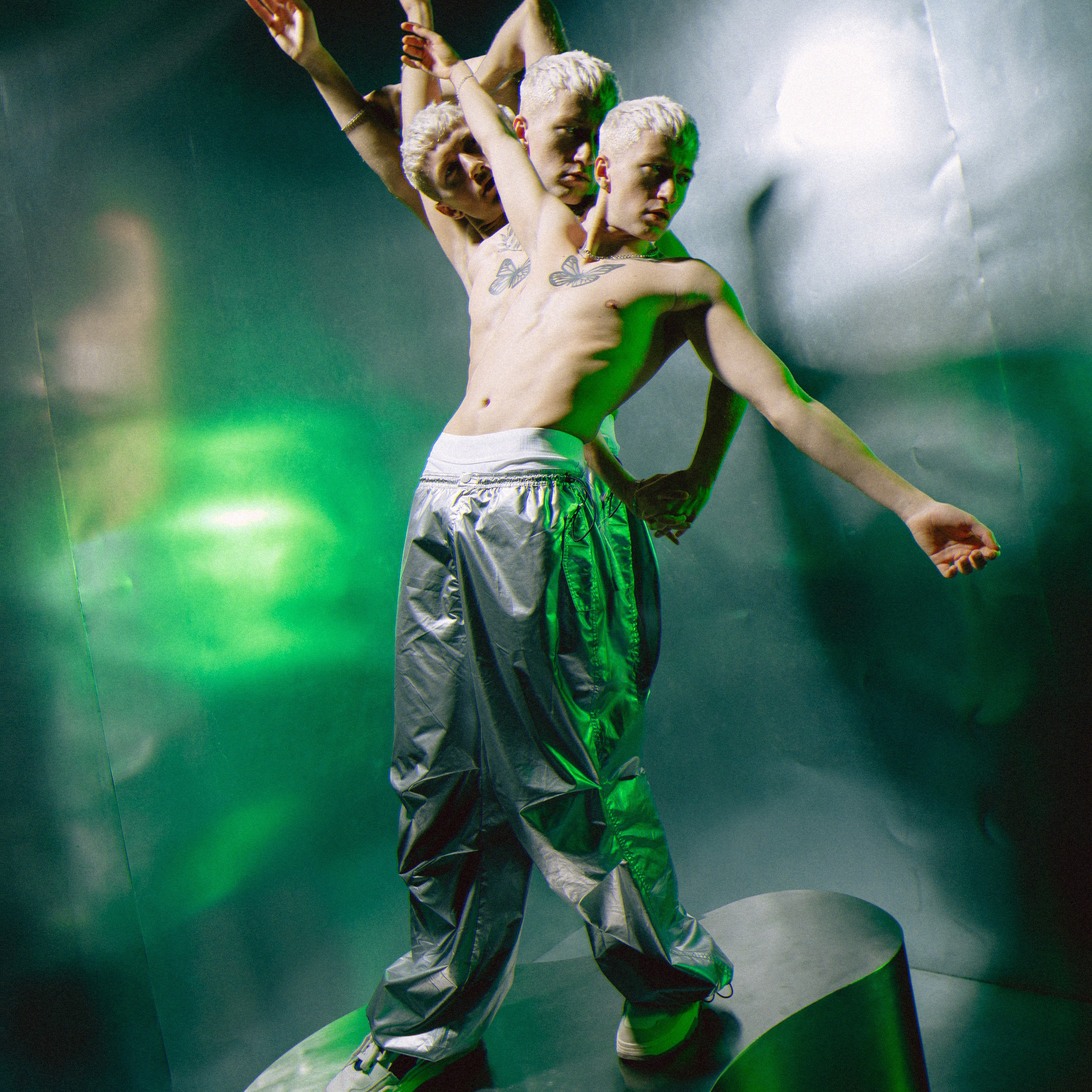 PODIUM. EFIMOV IN SPACE — свадебный фотограф