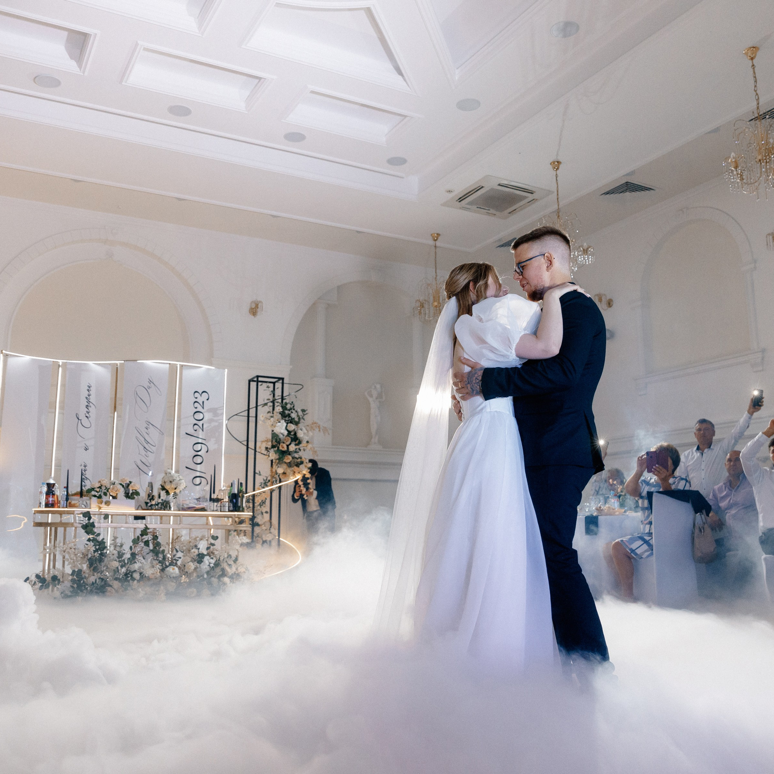 BULKA. EFIMOV IN SPACE — свадебный фотограф