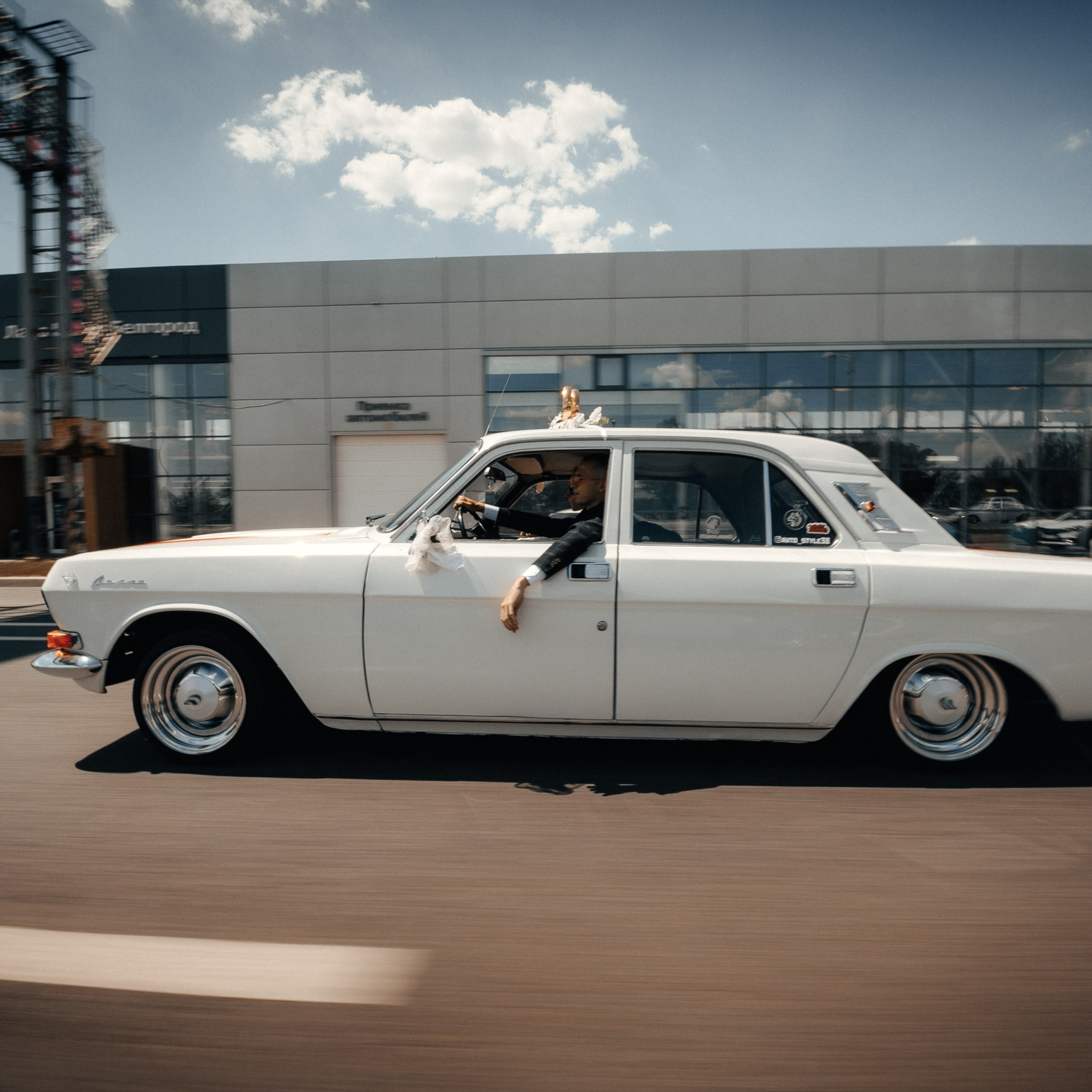 ЛОУРАЙДЕР. EFIMOV IN SPACE — свадебный фотограф