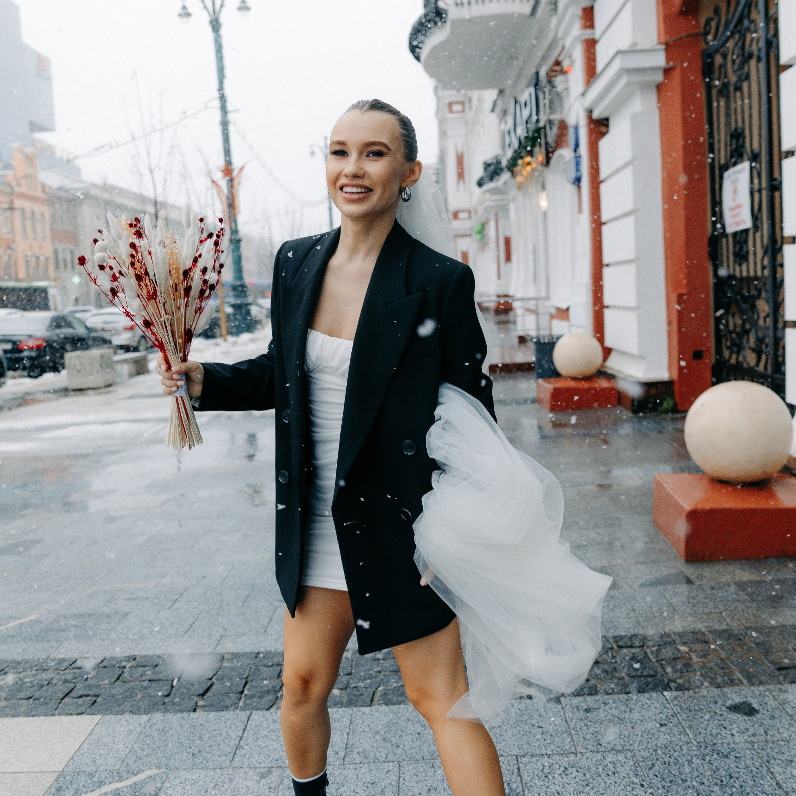 RASSVET. EFIMOV IN SPACE — свадебный фотограф