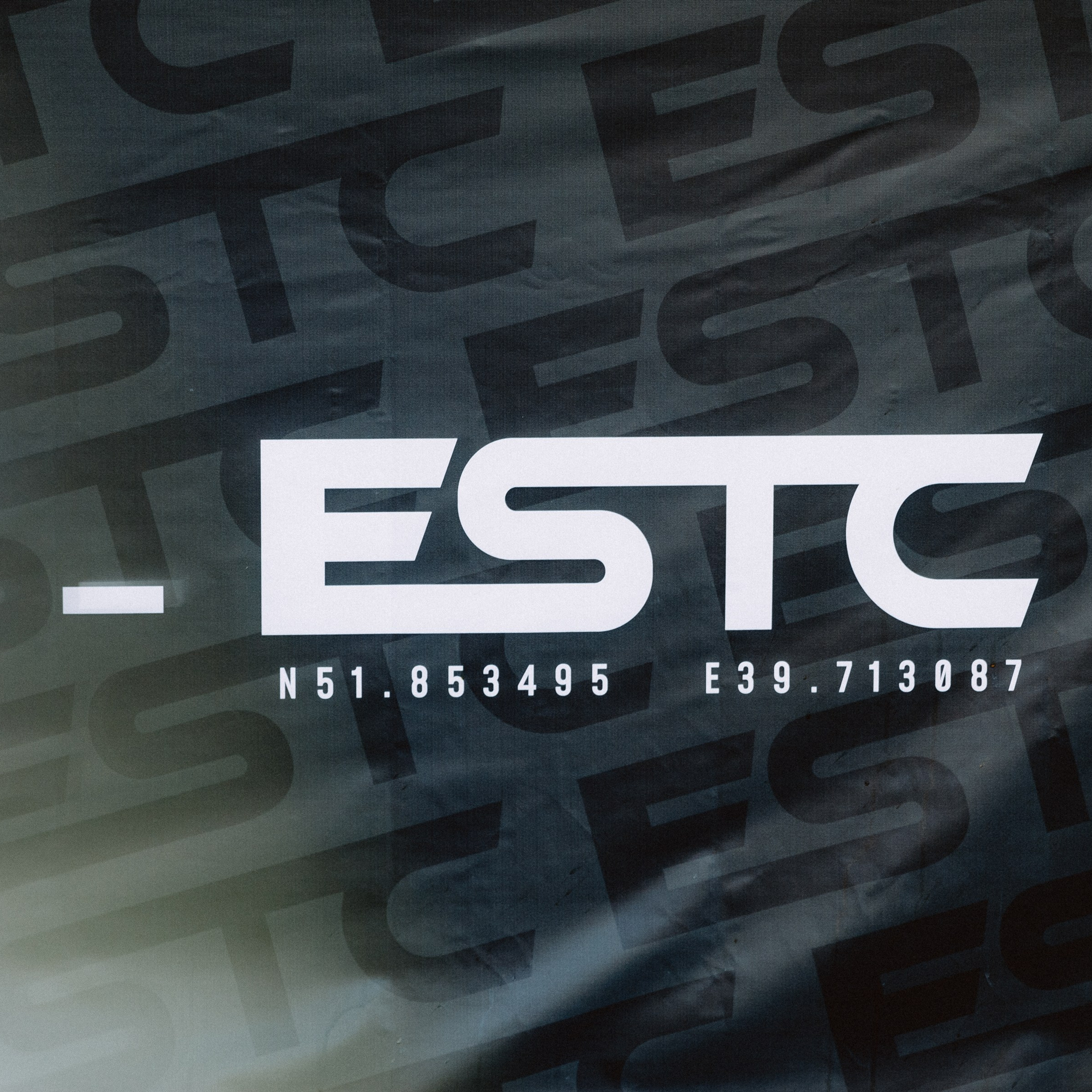 ESTC. EFIMOV IN SPACE — свадебный фотограф