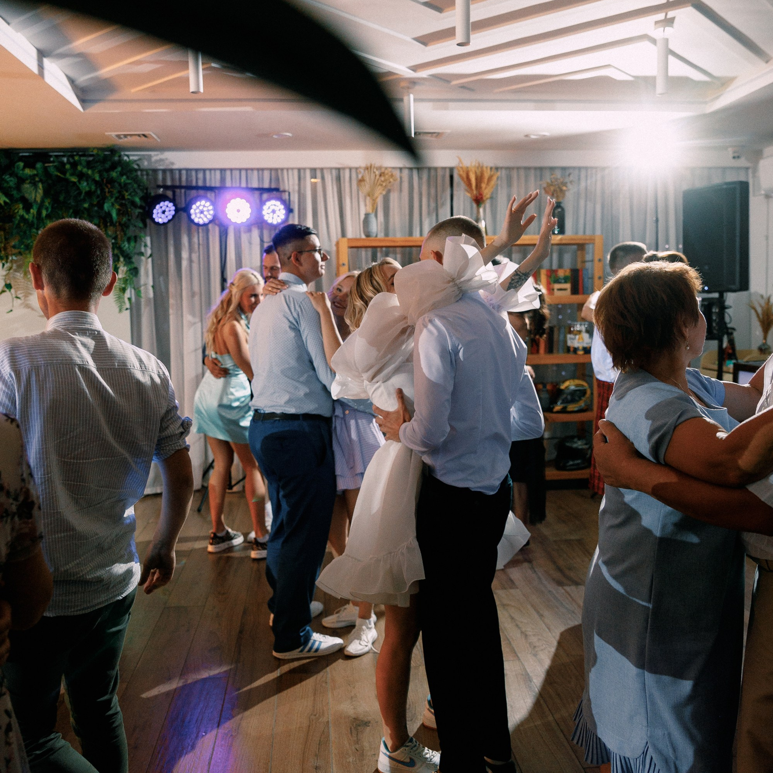 ЛОУРАЙДЕР. EFIMOV IN SPACE — свадебный фотограф