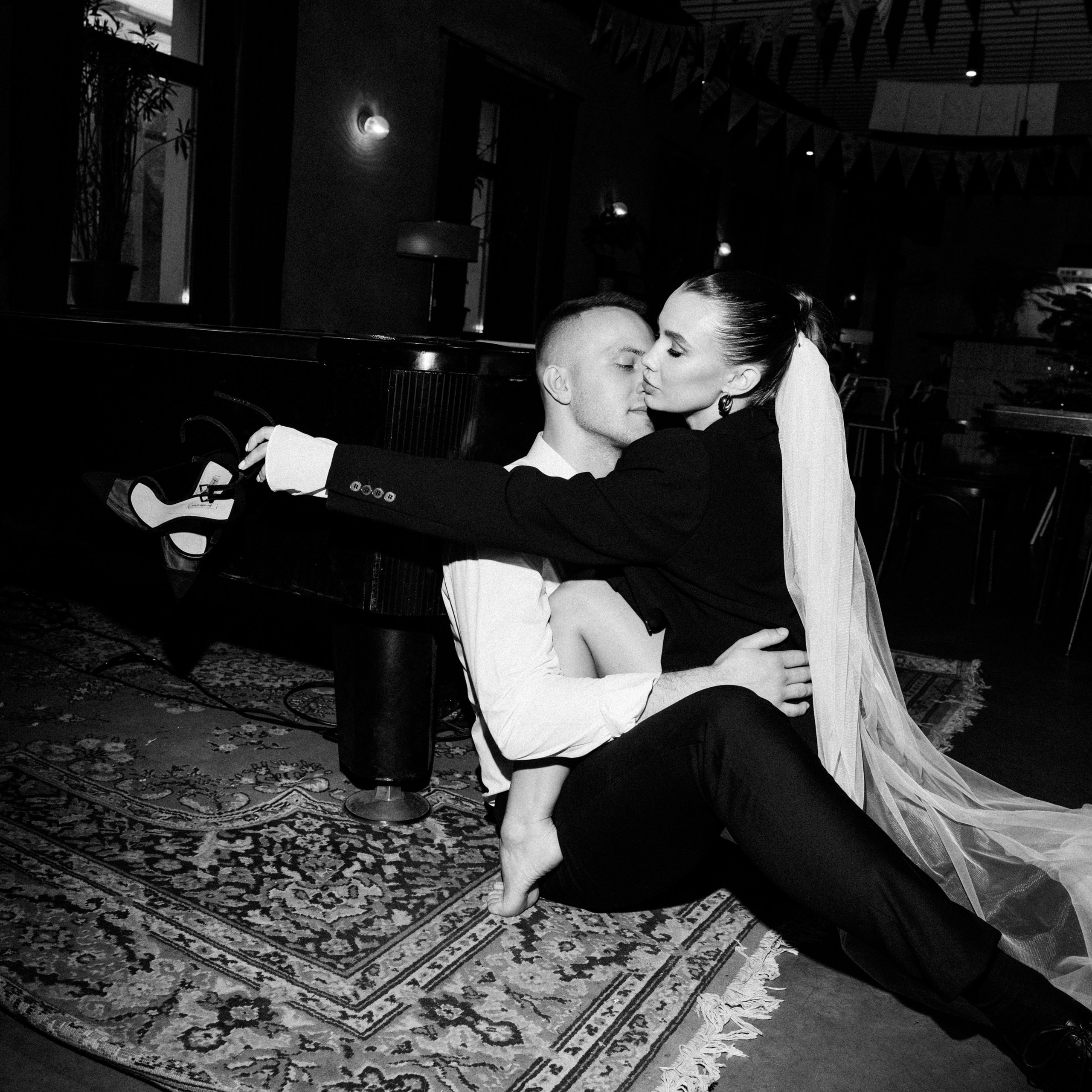 RASSVET. EFIMOV IN SPACE — свадебный фотограф