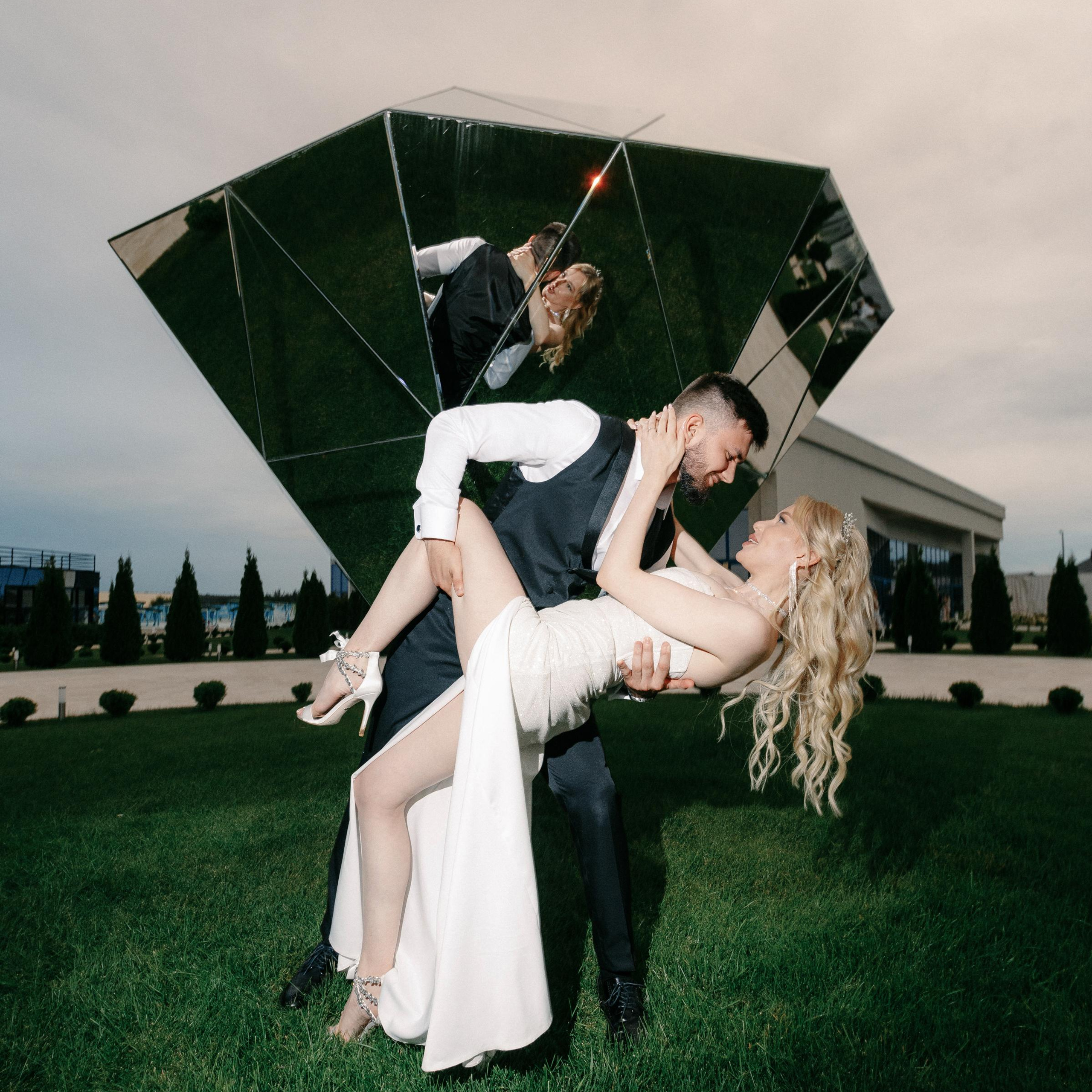 JANI CRYSTAL. EFIMOV IN SPACE — свадебный фотограф