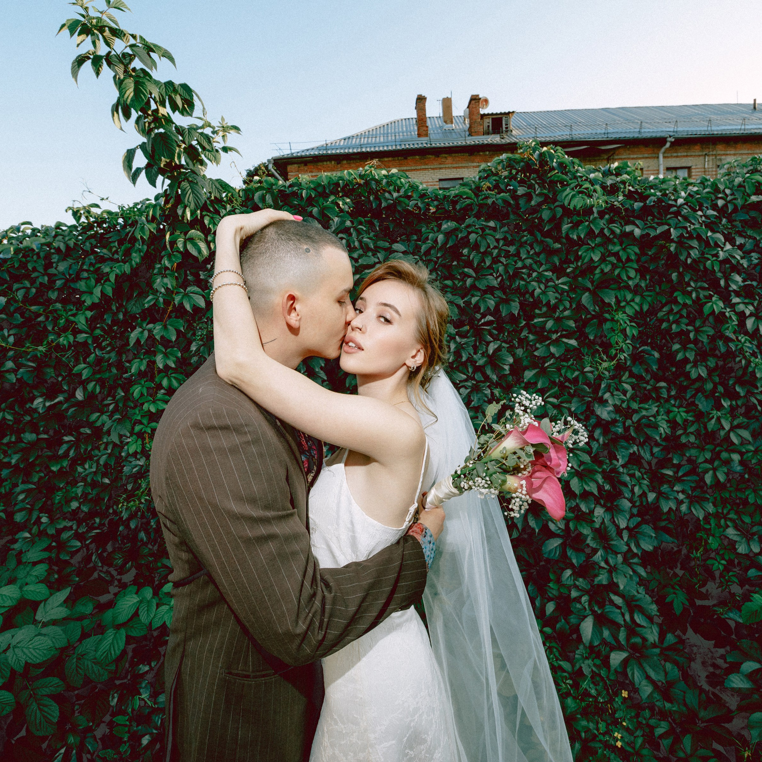 SCARO & YANAANII. EFIMOV IN SPACE — свадебный фотограф