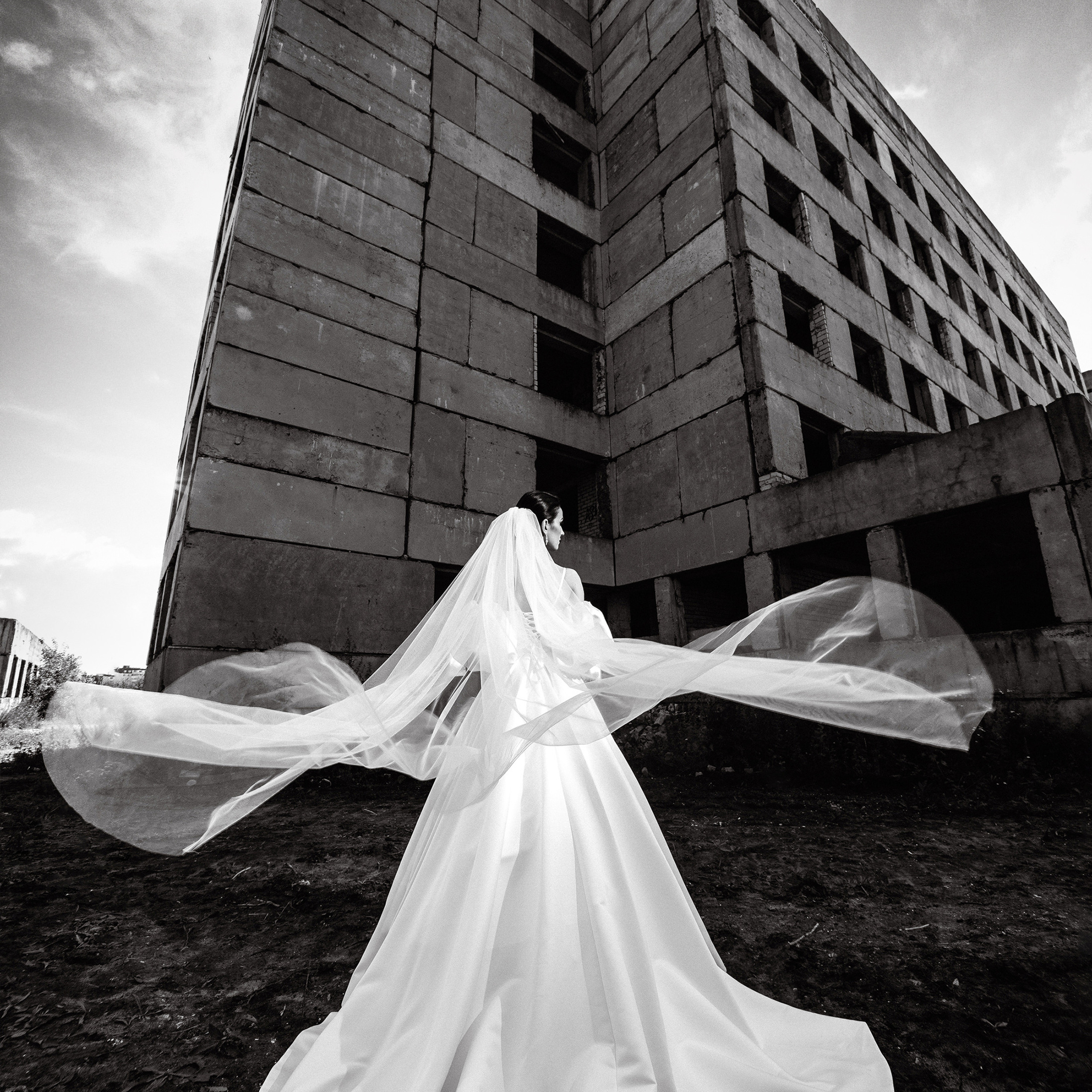 ЗАБРОШЕННАЯ. EFIMOV IN SPACE — свадебный фотограф