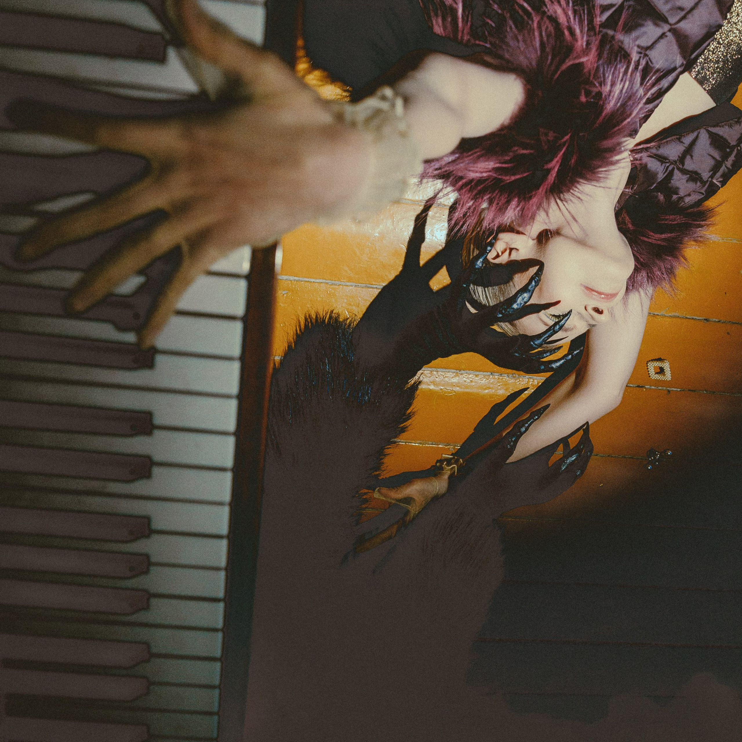 MONSTRO. EFIMOV IN SPACE — свадебный фотограф