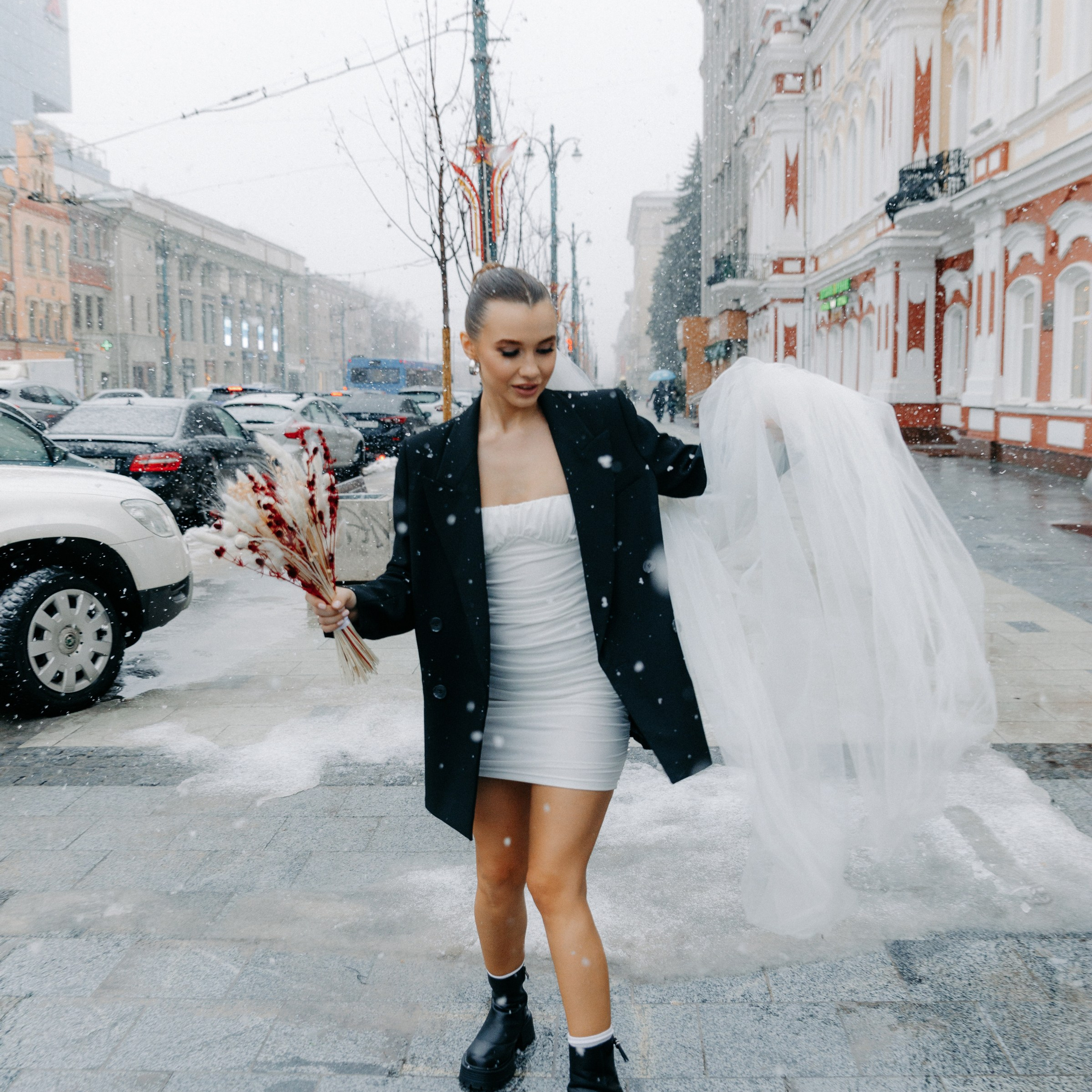 RASSVET. EFIMOV IN SPACE — свадебный фотограф