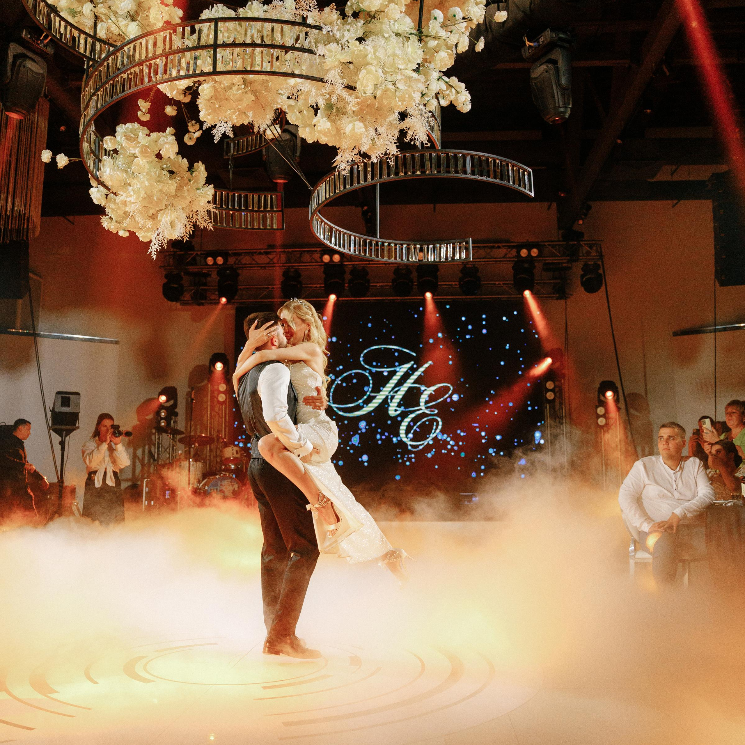 JANI CRYSTAL. EFIMOV IN SPACE — свадебный фотограф