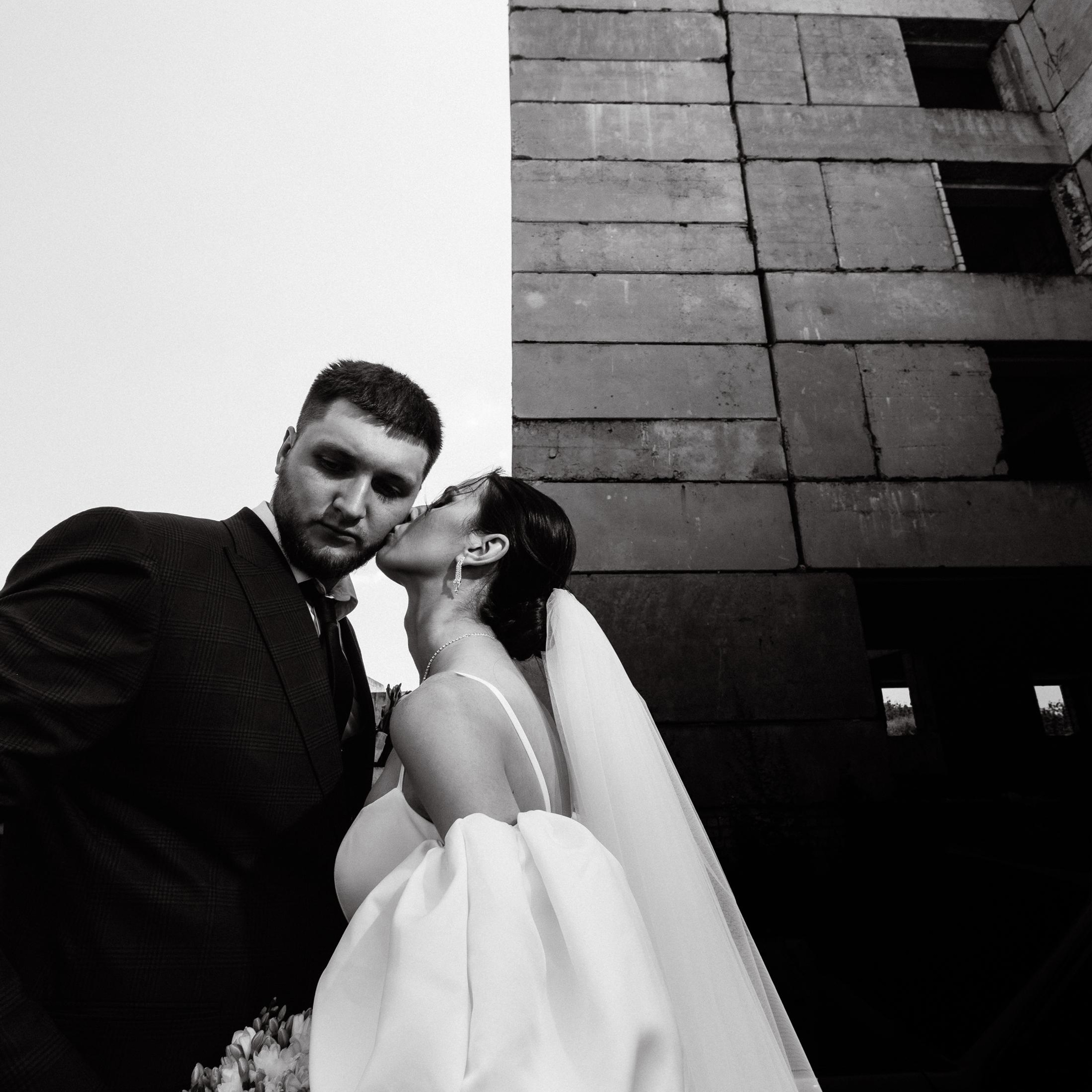 ЗАБРОШЕННАЯ. EFIMOV IN SPACE — свадебный фотограф