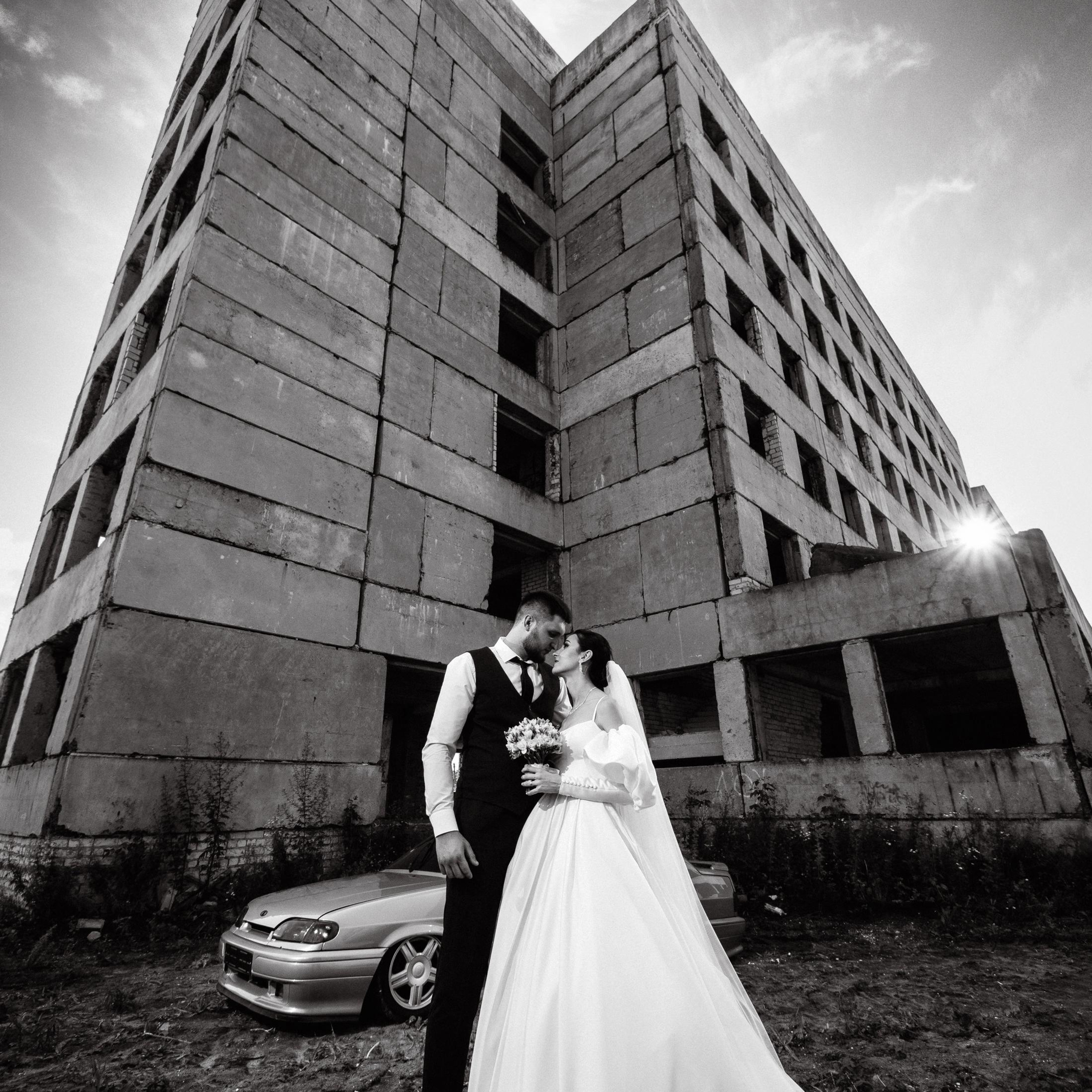 ЗАБРОШЕННАЯ. EFIMOV IN SPACE — свадебный фотограф