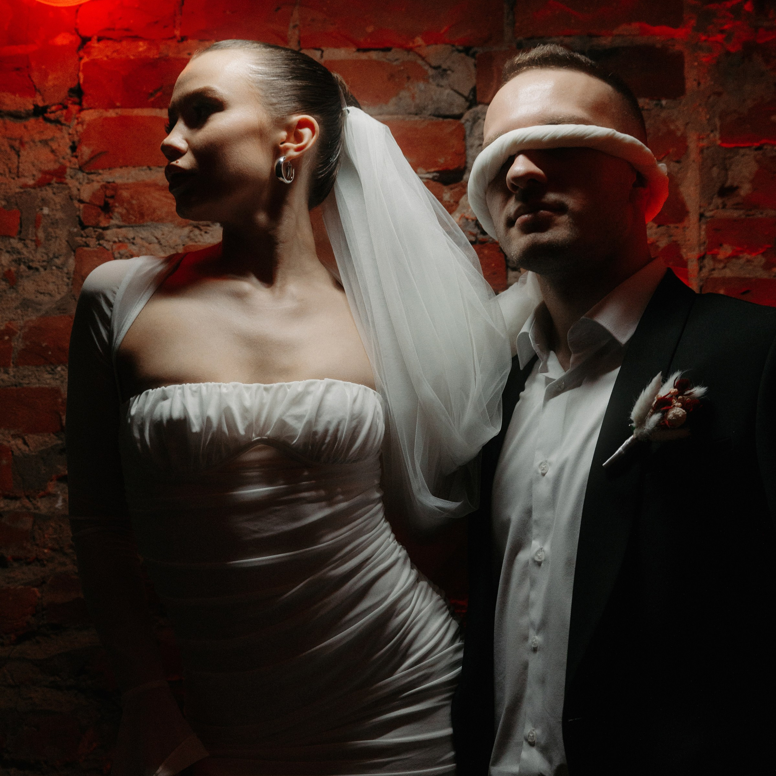 RASSVET. EFIMOV IN SPACE — свадебный фотограф