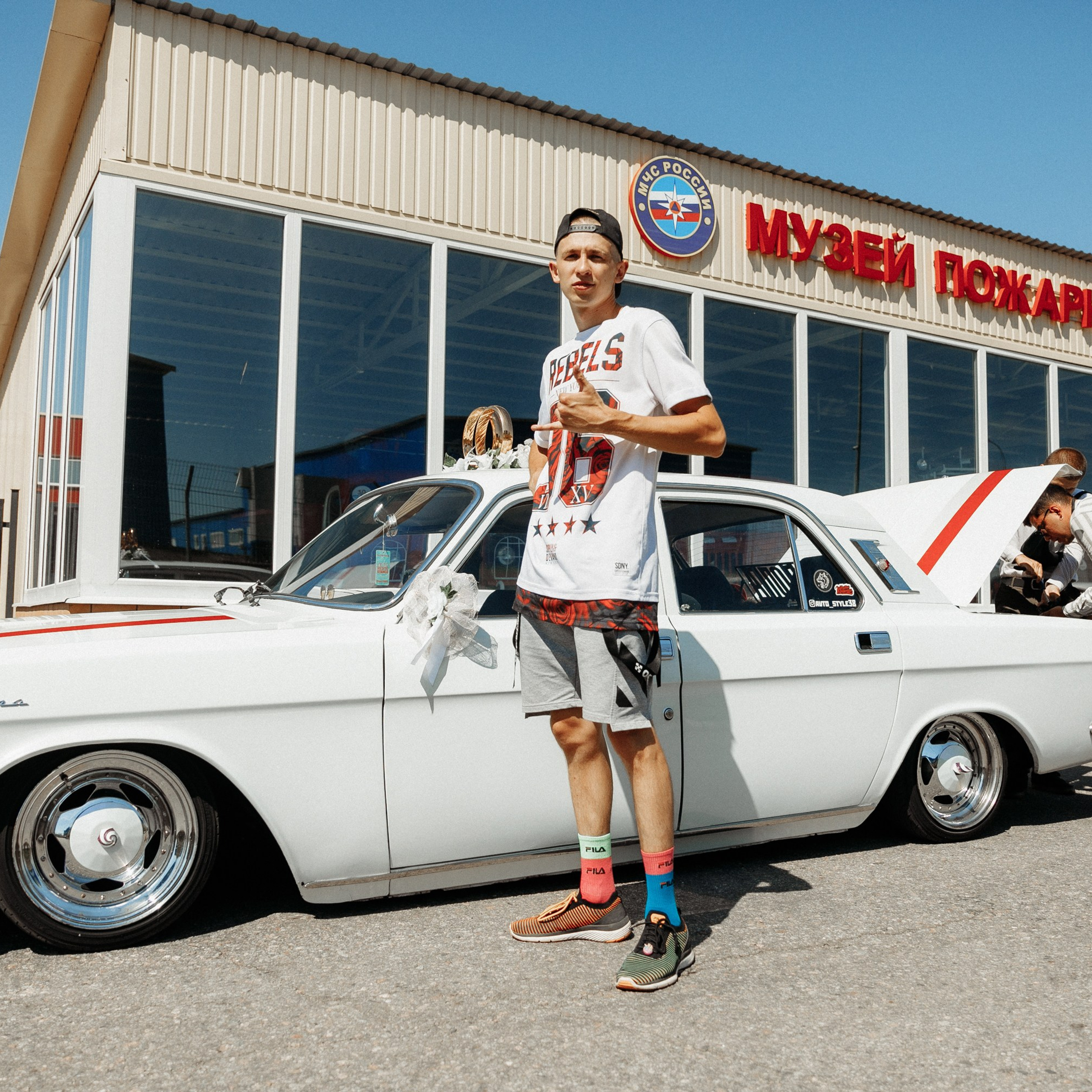 ЛОУРАЙДЕР. EFIMOV IN SPACE — свадебный фотограф