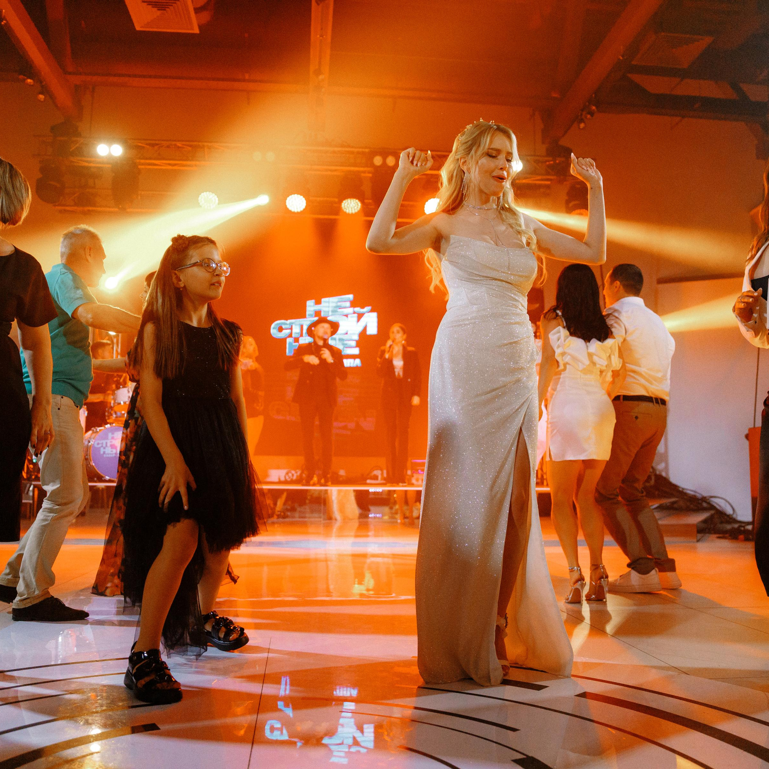 JANI CRYSTAL. EFIMOV IN SPACE — свадебный фотограф