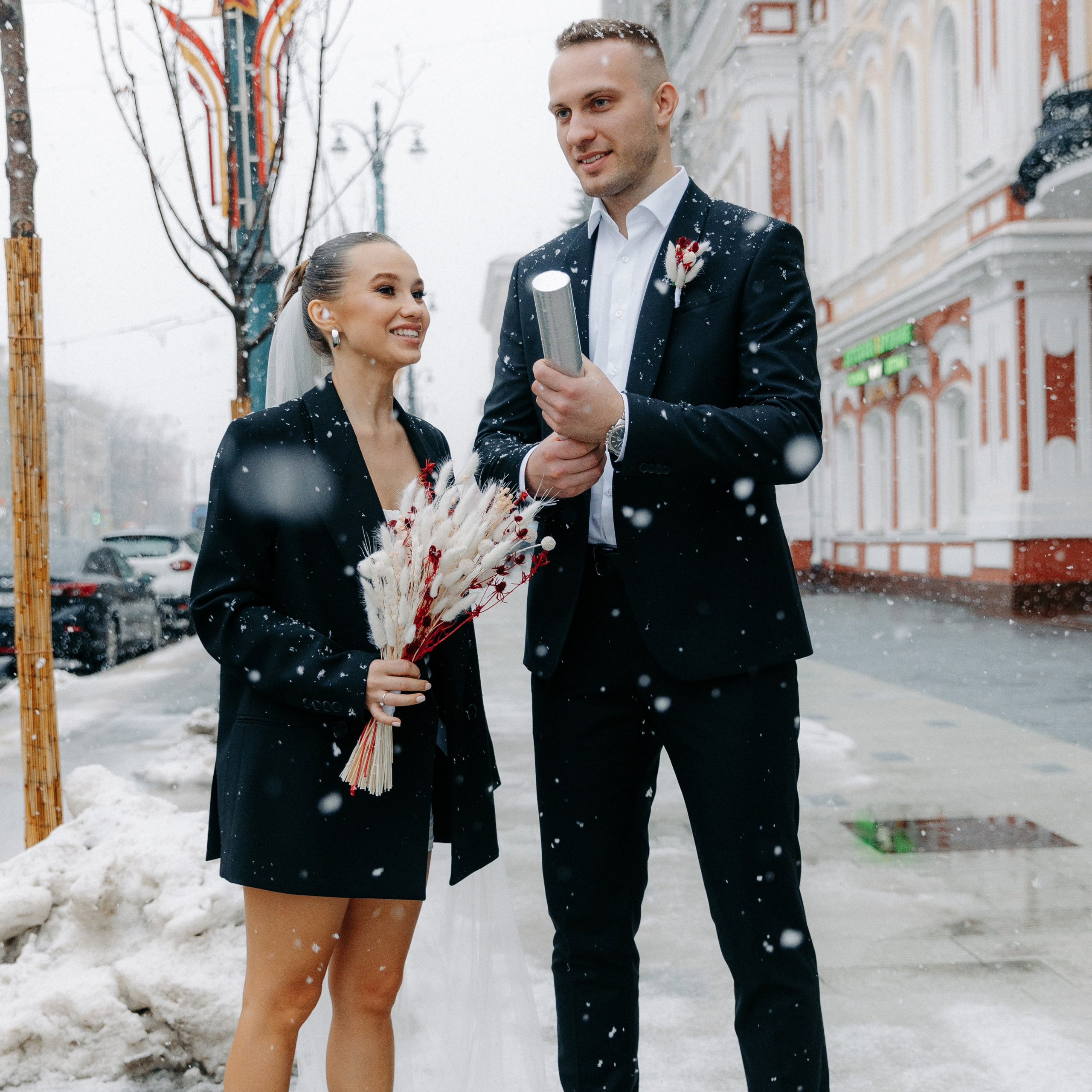 RASSVET. EFIMOV IN SPACE — свадебный фотограф