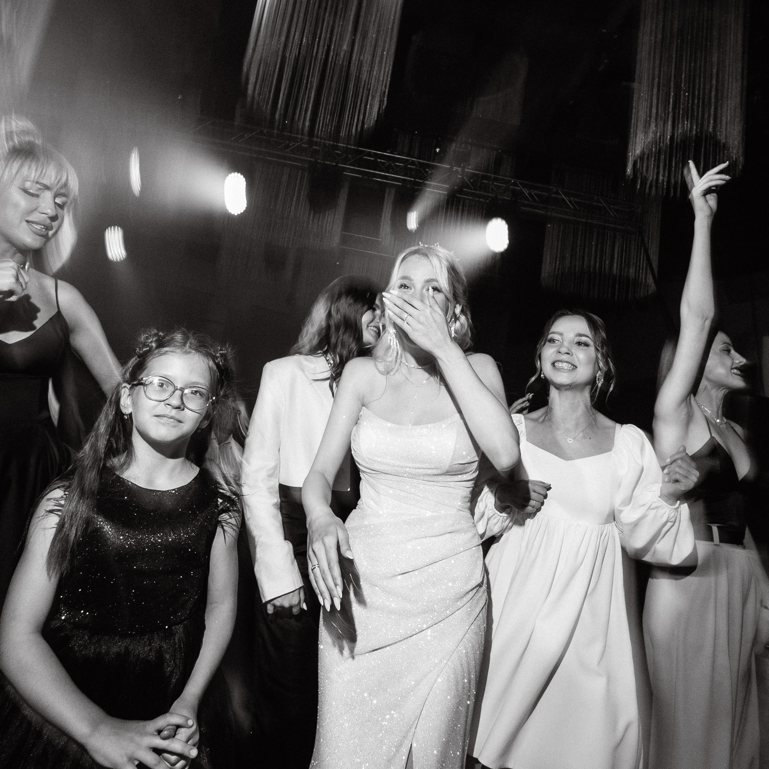 JANI CRYSTAL. EFIMOV IN SPACE — свадебный фотограф