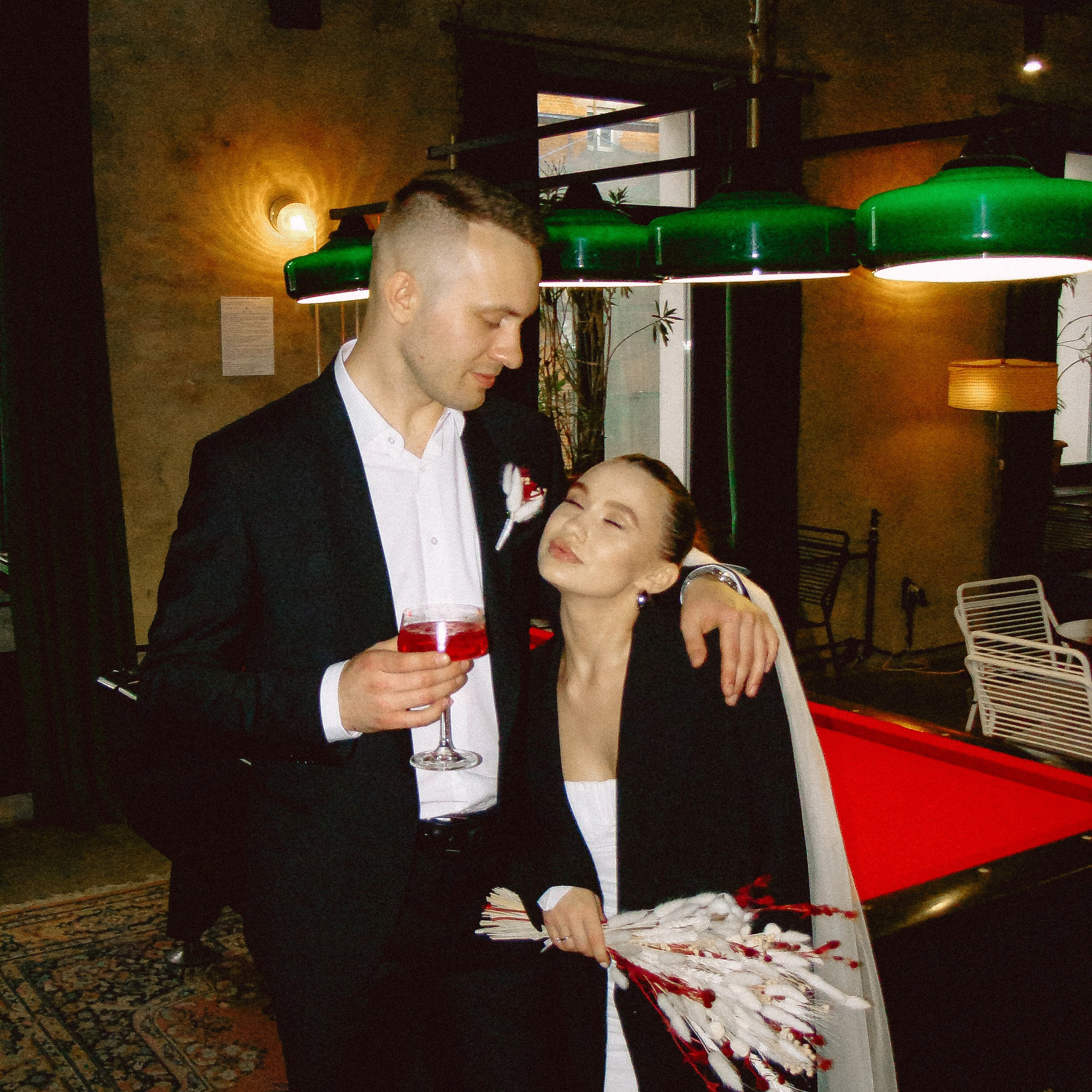 RASSVET. EFIMOV IN SPACE — свадебный фотограф