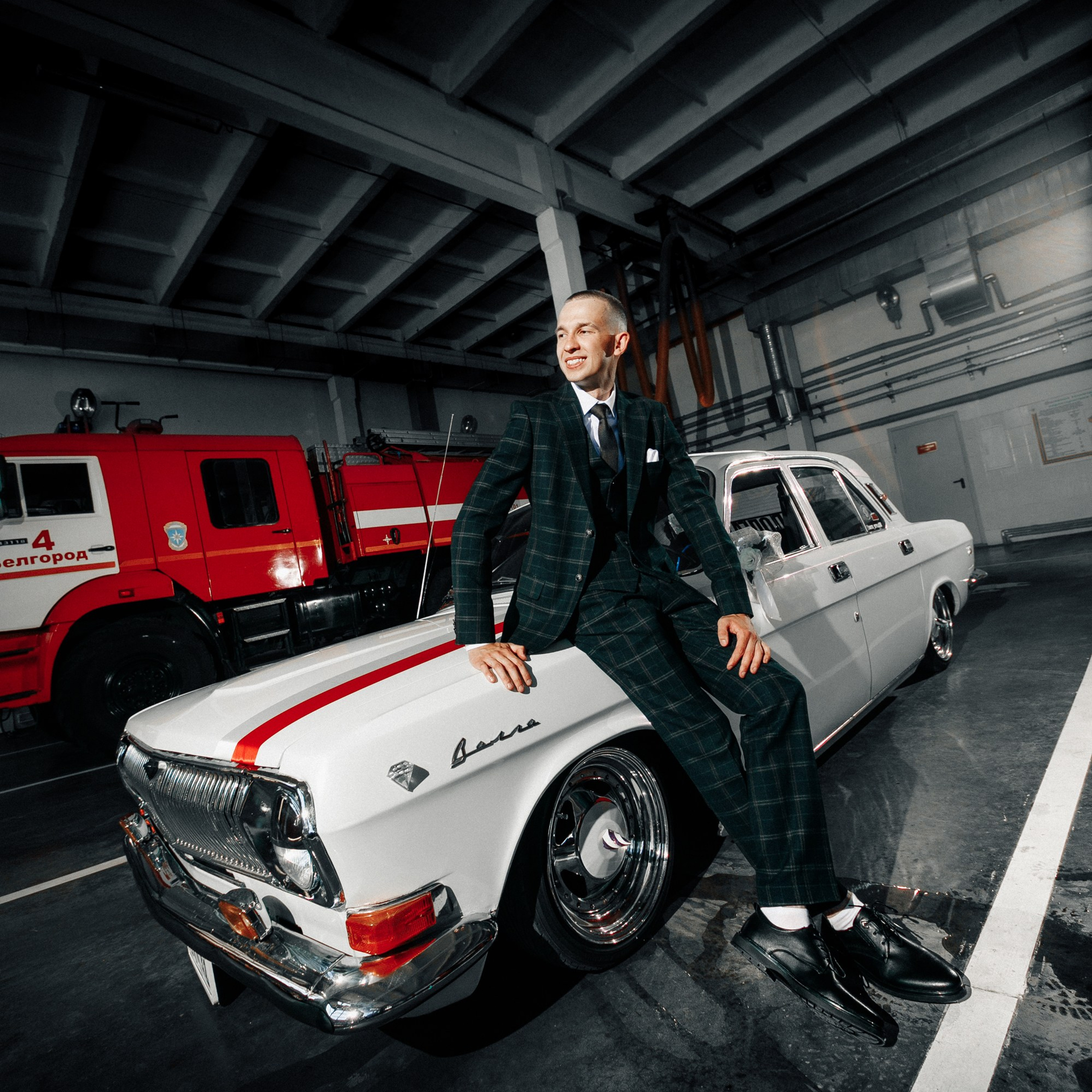 ЛОУРАЙДЕР. EFIMOV IN SPACE — свадебный фотограф