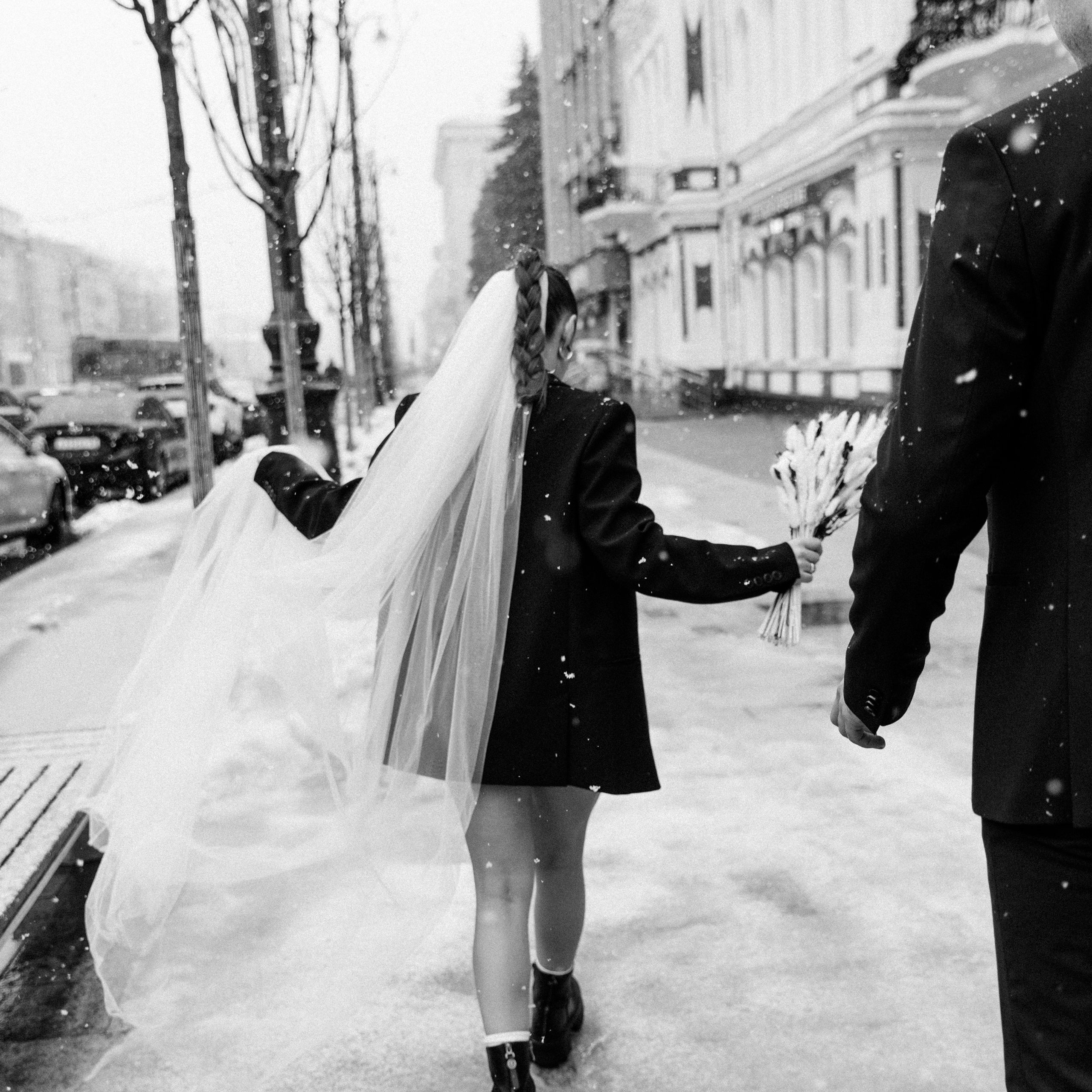 RASSVET. EFIMOV IN SPACE — свадебный фотограф