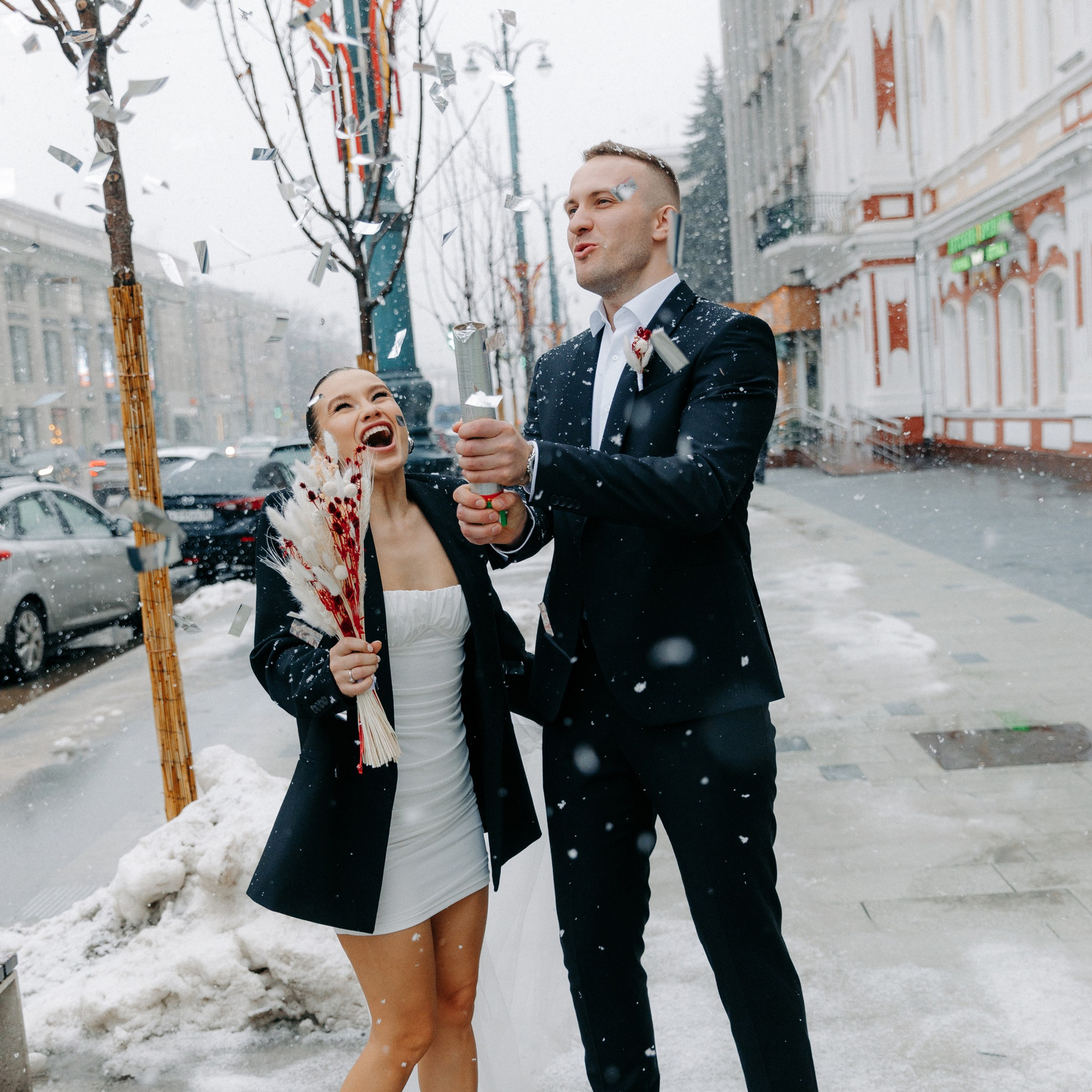 RASSVET. EFIMOV IN SPACE — свадебный фотограф