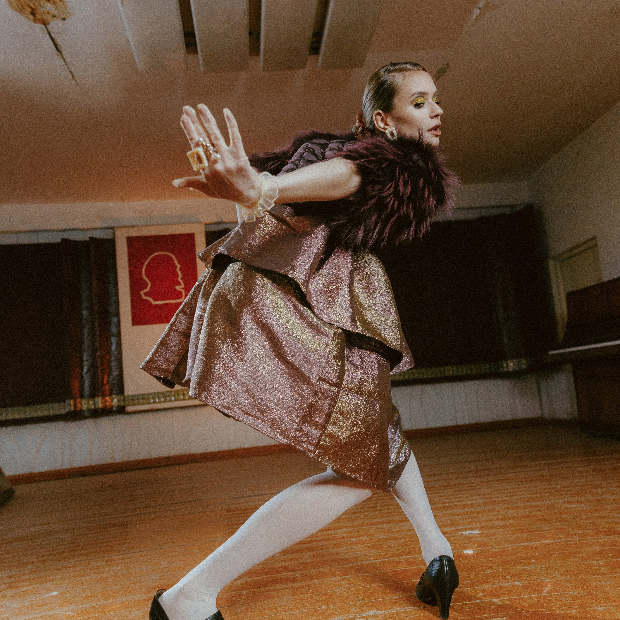 MONSTRO. EFIMOV IN SPACE — свадебный фотограф