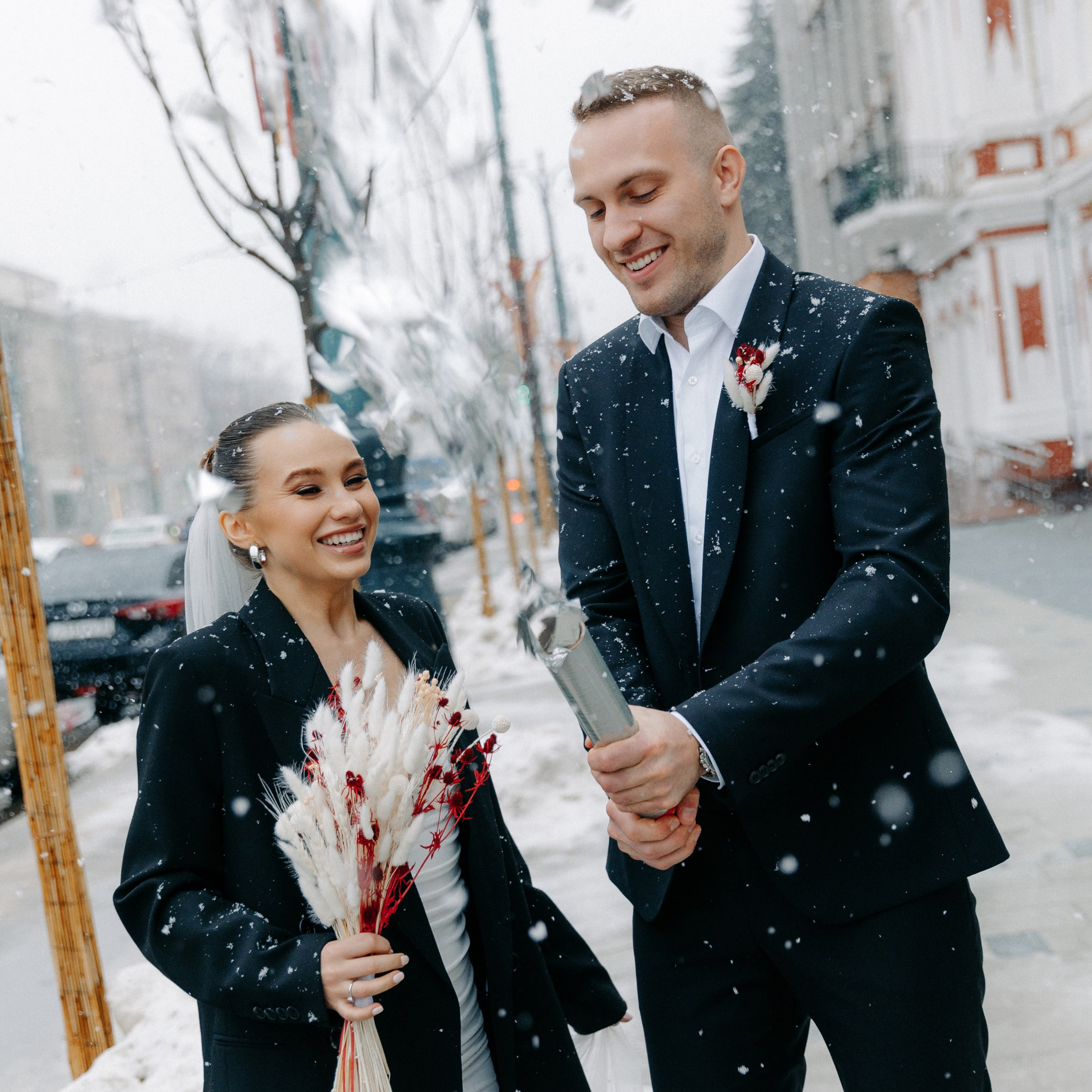 RASSVET. EFIMOV IN SPACE — свадебный фотограф