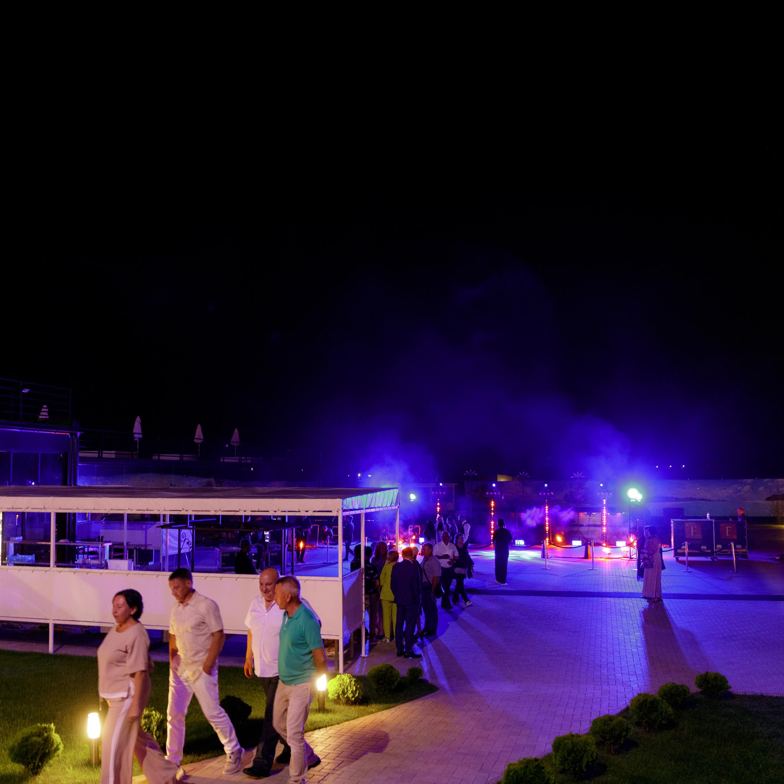 JANI CRYSTAL. EFIMOV IN SPACE — свадебный фотограф