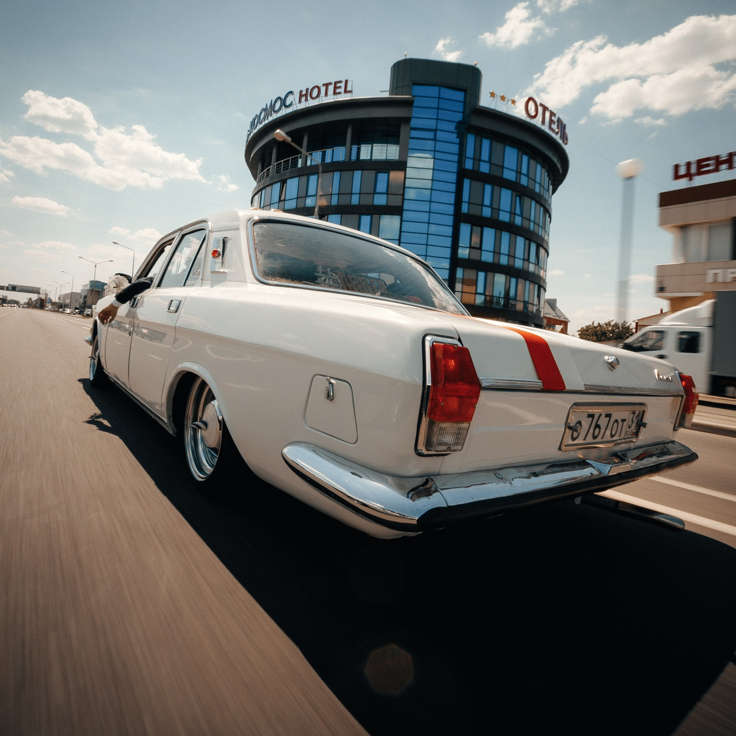 ЛОУРАЙДЕР. EFIMOV IN SPACE — свадебный фотограф